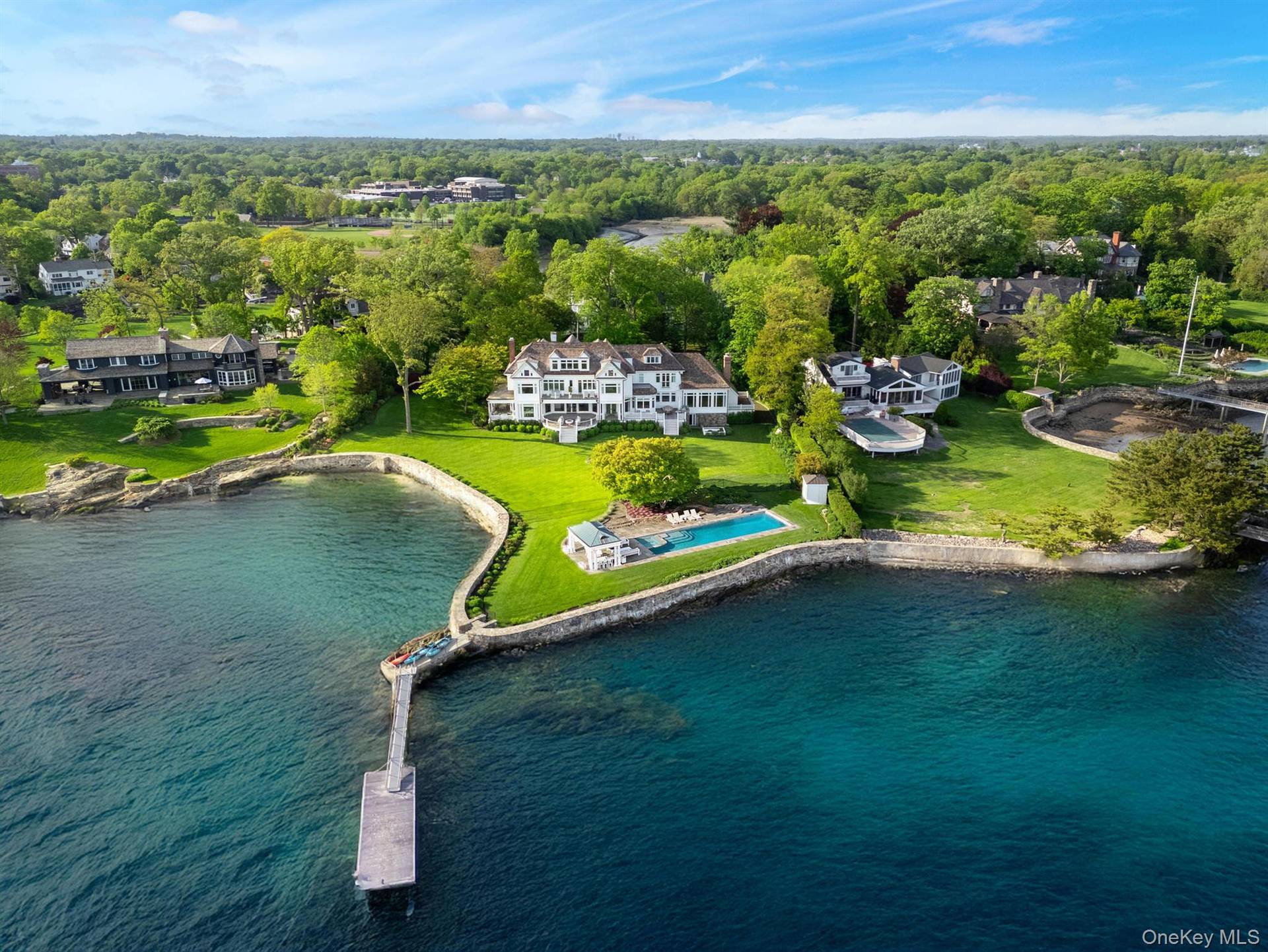 7-Bedroom Waterfront Home for Sale in Larchmont, NY, USA - 1