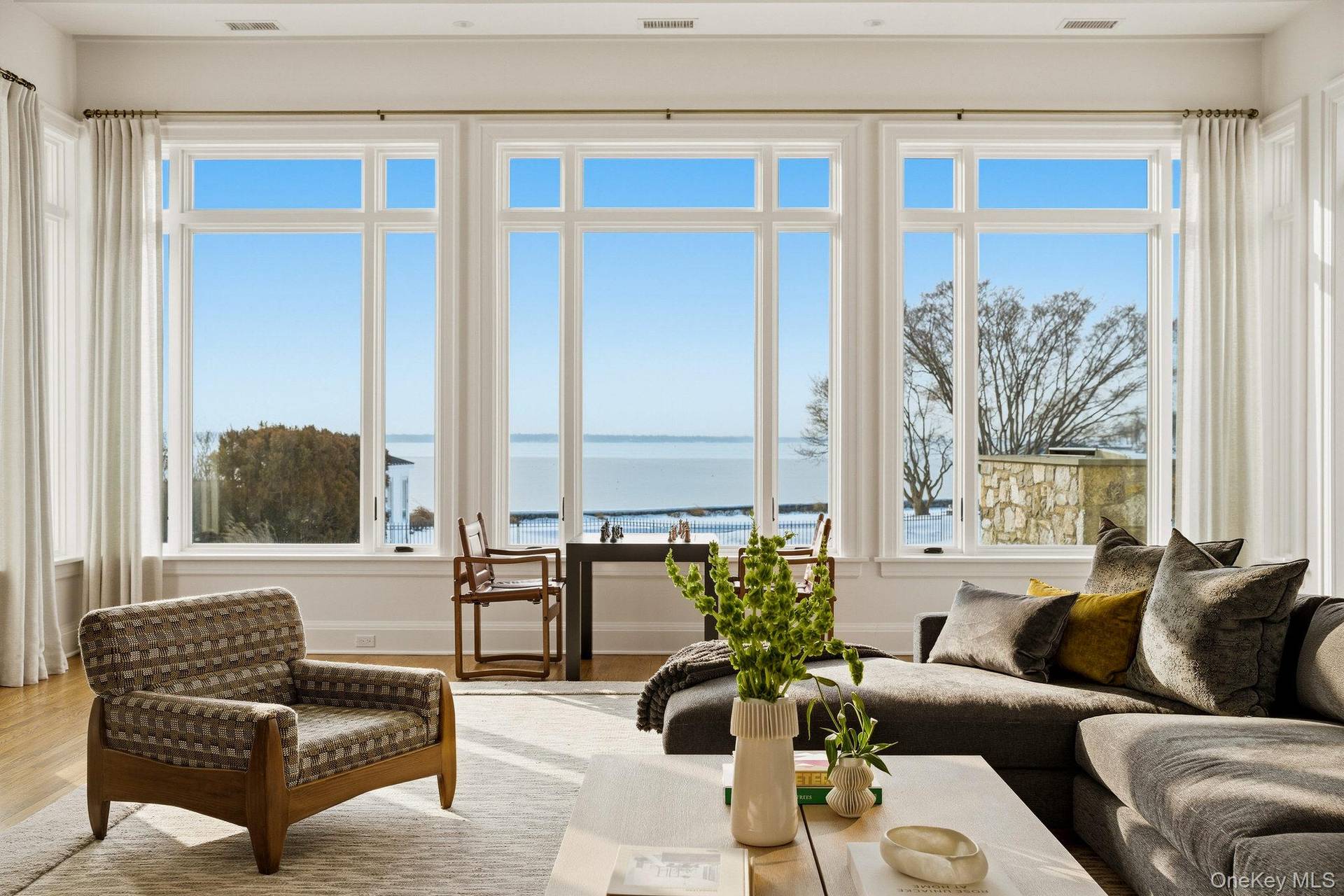 7-Bedroom Waterfront Home for Sale in Larchmont, NY, USA - 3