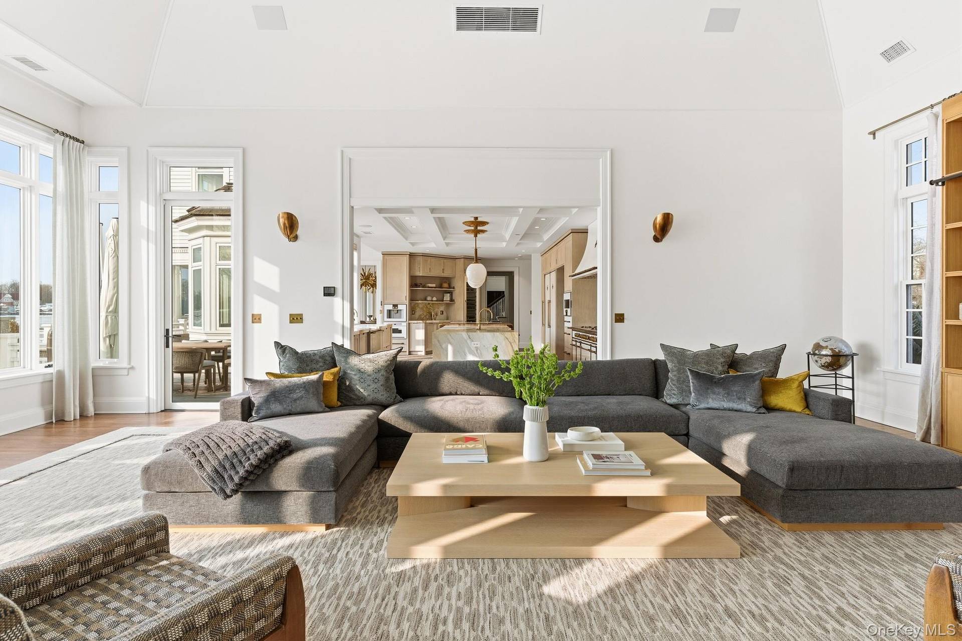 7-Bedroom Waterfront Home for Sale in Larchmont, NY, USA - 6