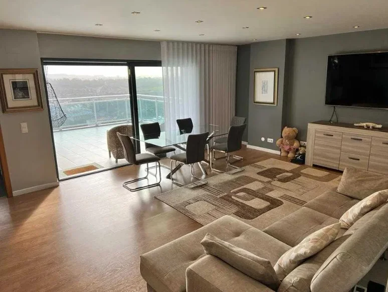 Apartamento de 3 Dormitórios à Venda em Oeiras – Lisboa – PT - 1