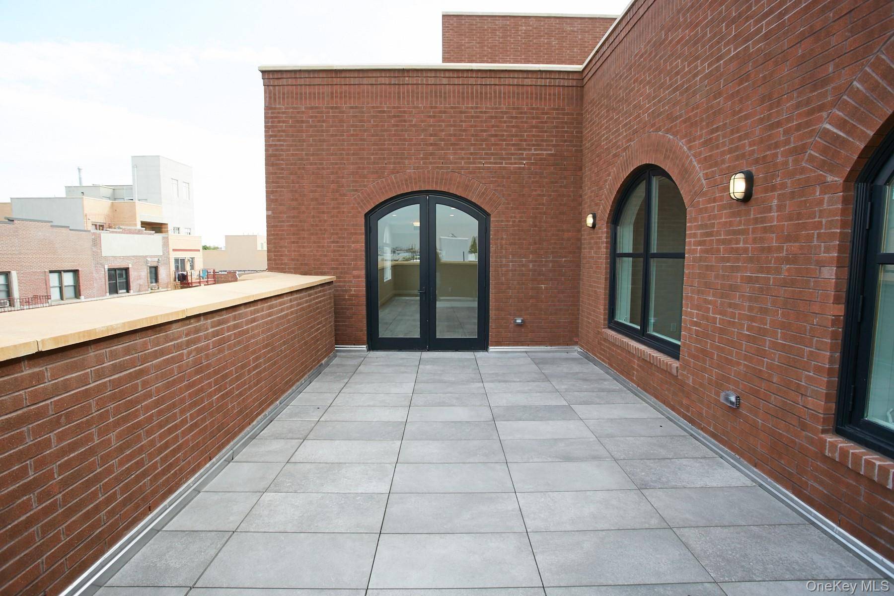 Residential Building for Sale in Astoria, New York, USA - 7