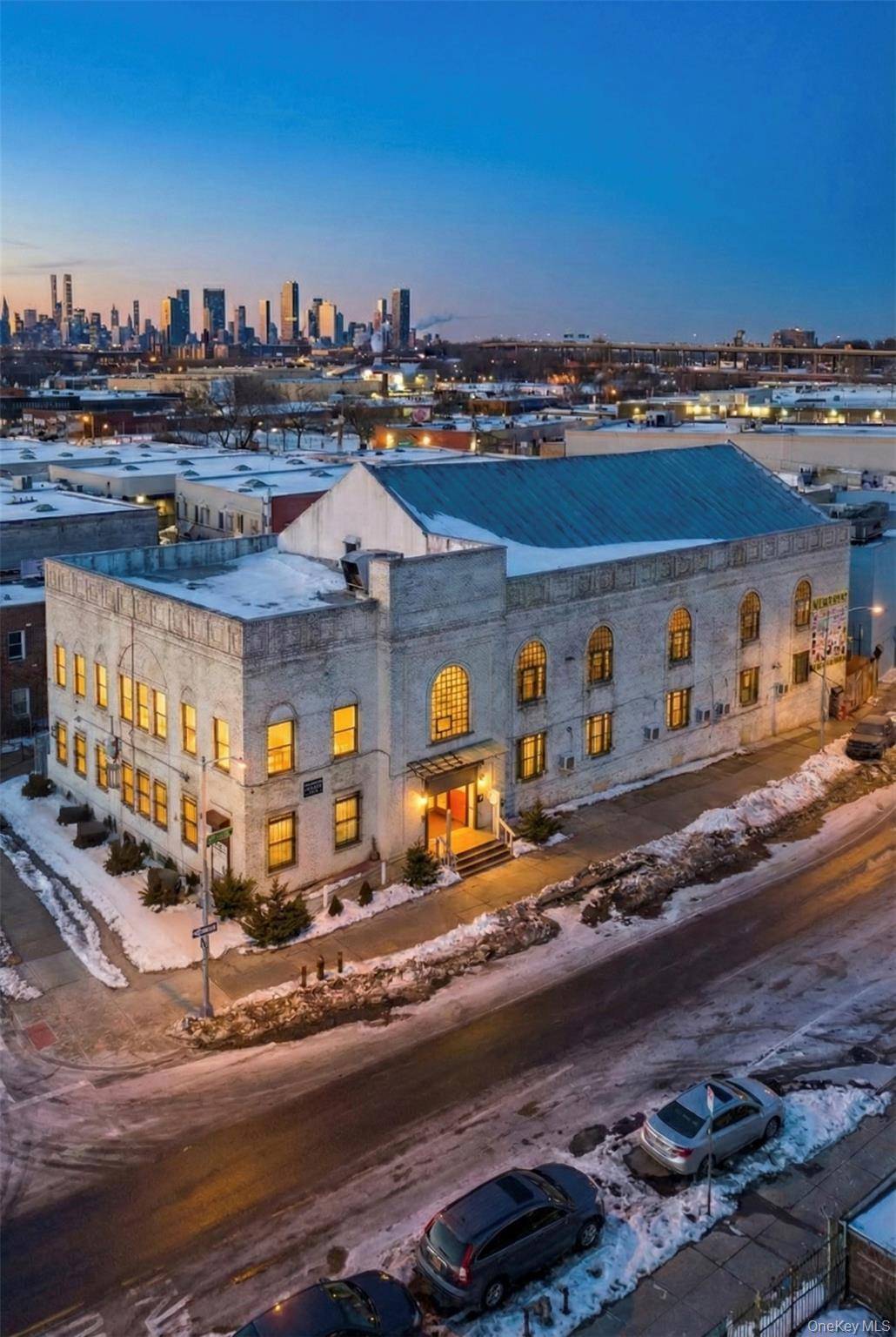 Immeuble Commercial à Vendre à Maspeth, NY, US - 2