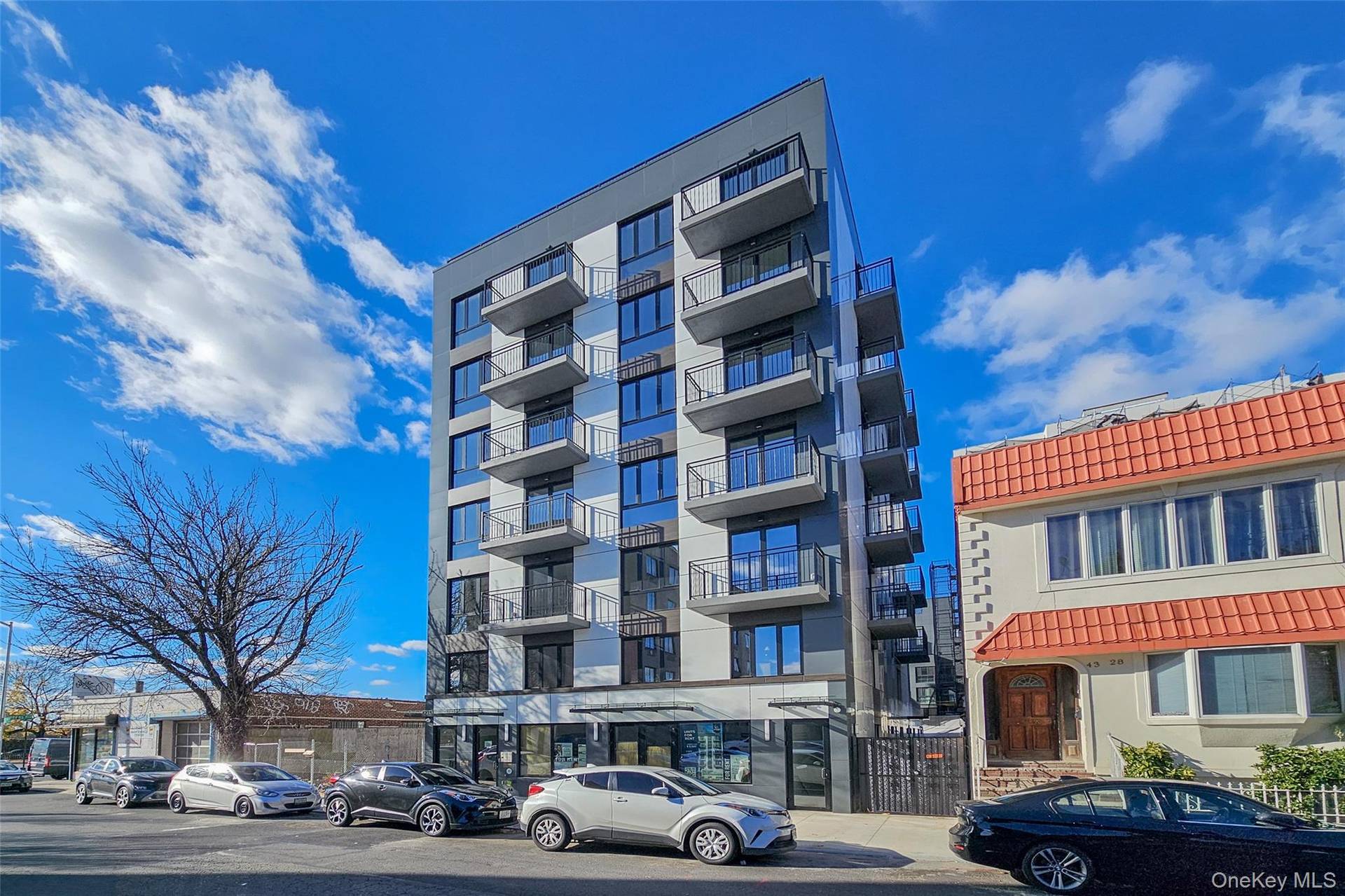 Residential and Commercial Building for Sale in New York, USA - 1