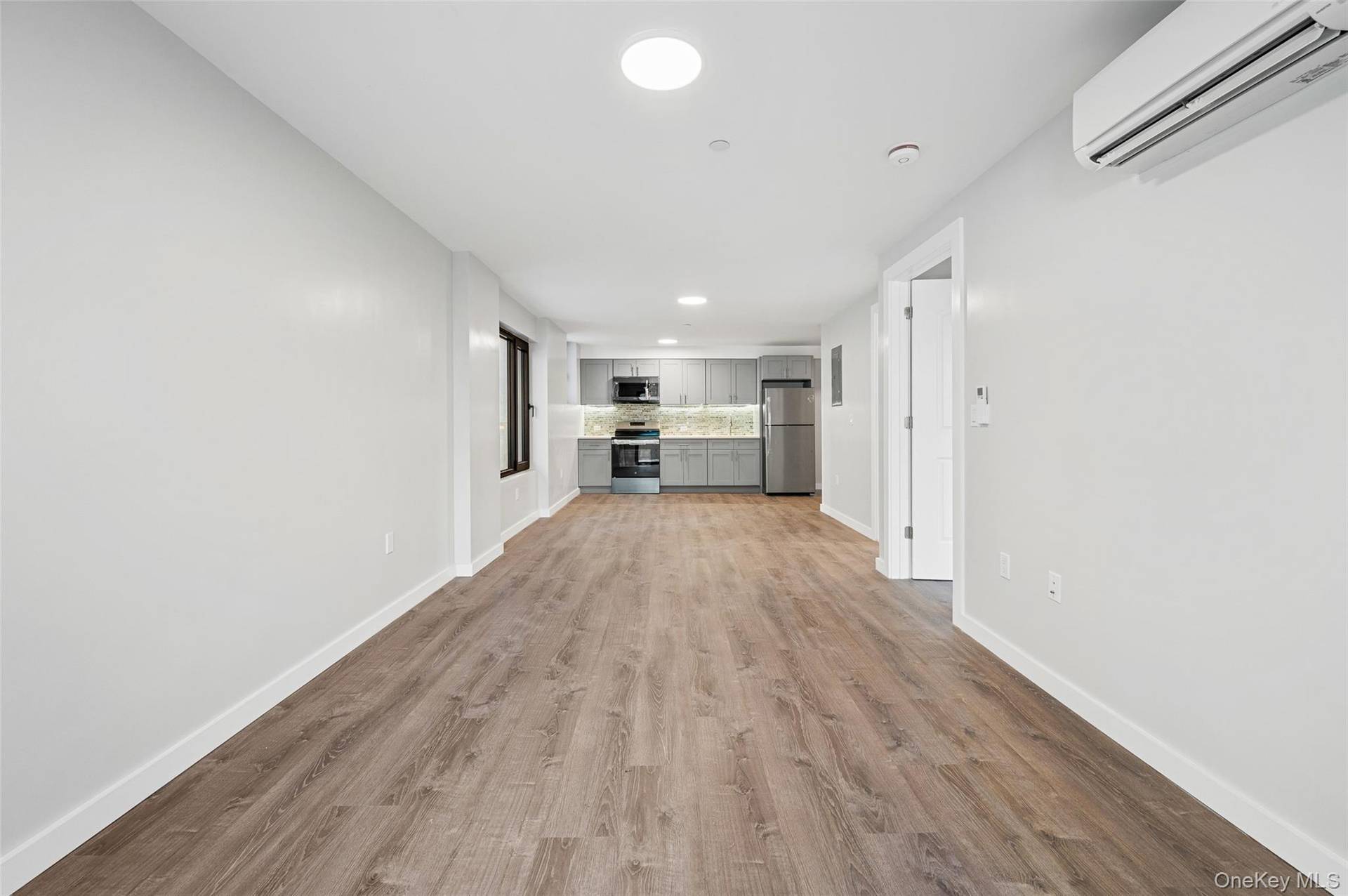 Residential and Commercial Building for Sale in New York, USA - 6