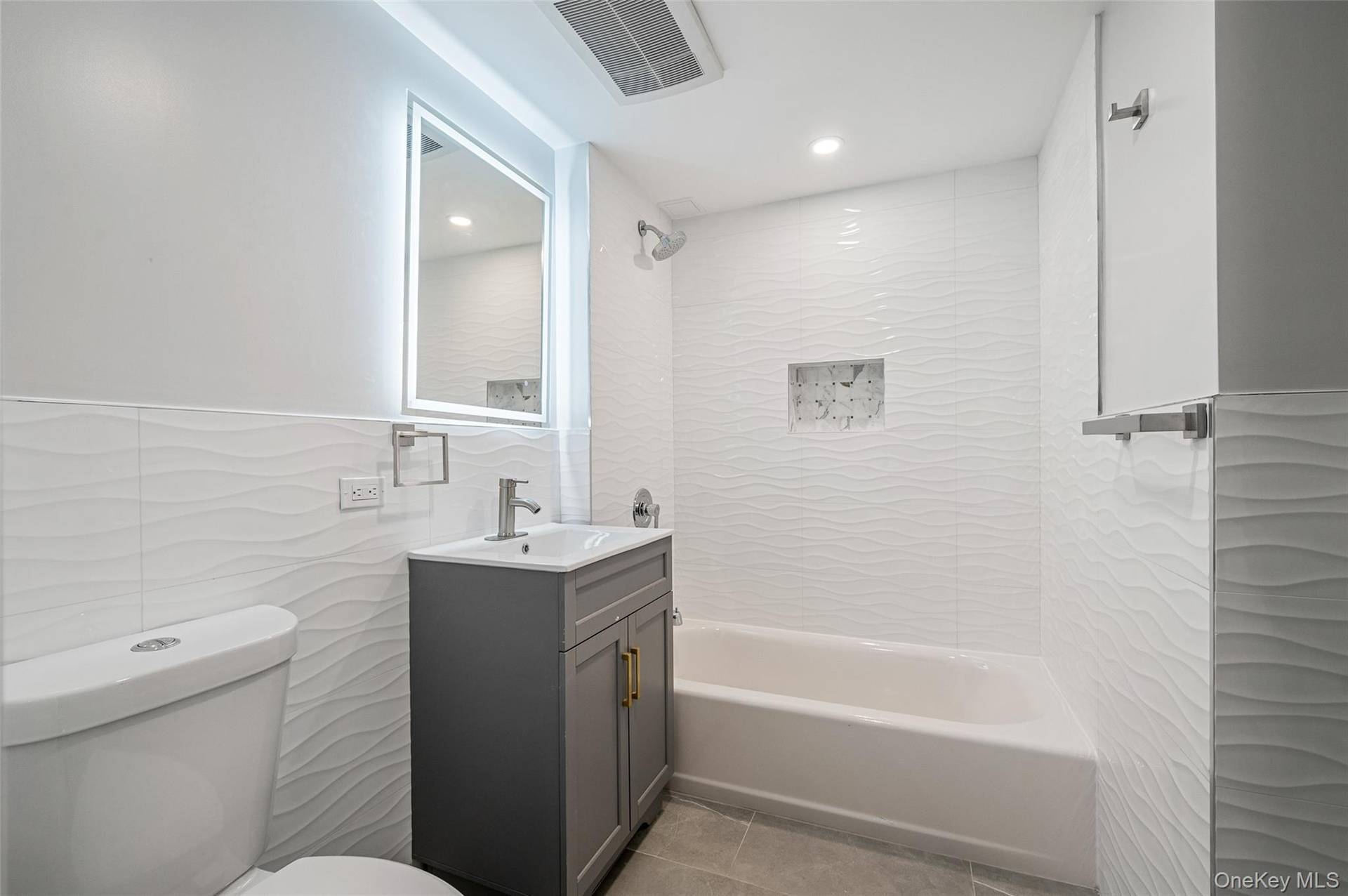 Residential and Commercial Building for Sale in New York, USA - 8
