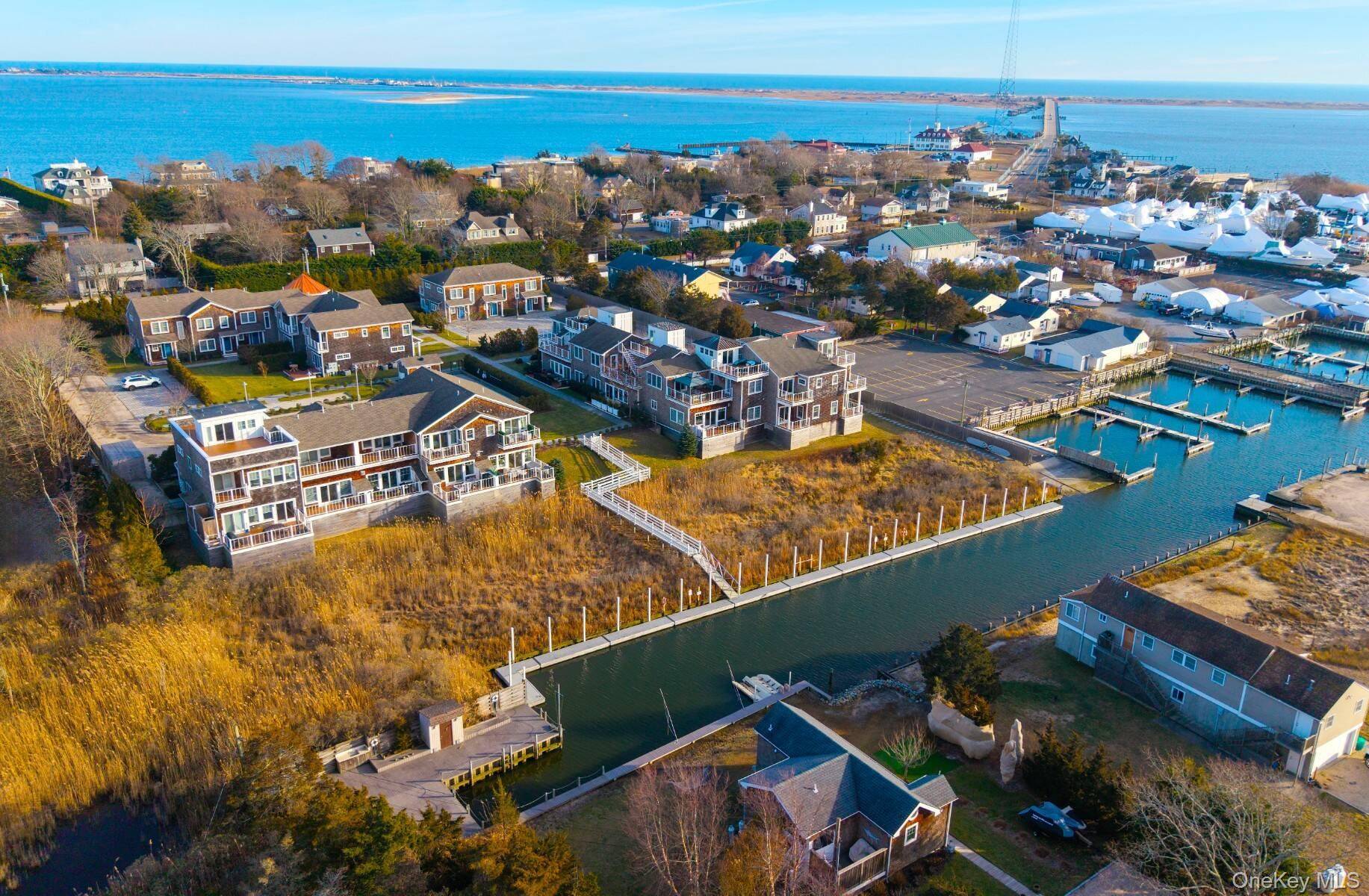 Apartamento com 2 Quartos à Venda em Hampton Bays - Nova Iorque - EUA - 1