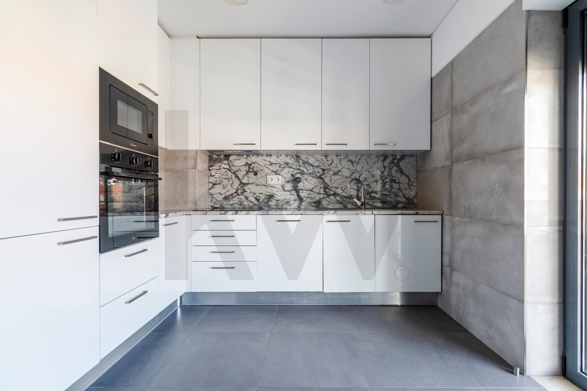 Apartamento de 3 Dormitorios en Venta en Amadora - Lisboa - Portugal - 3