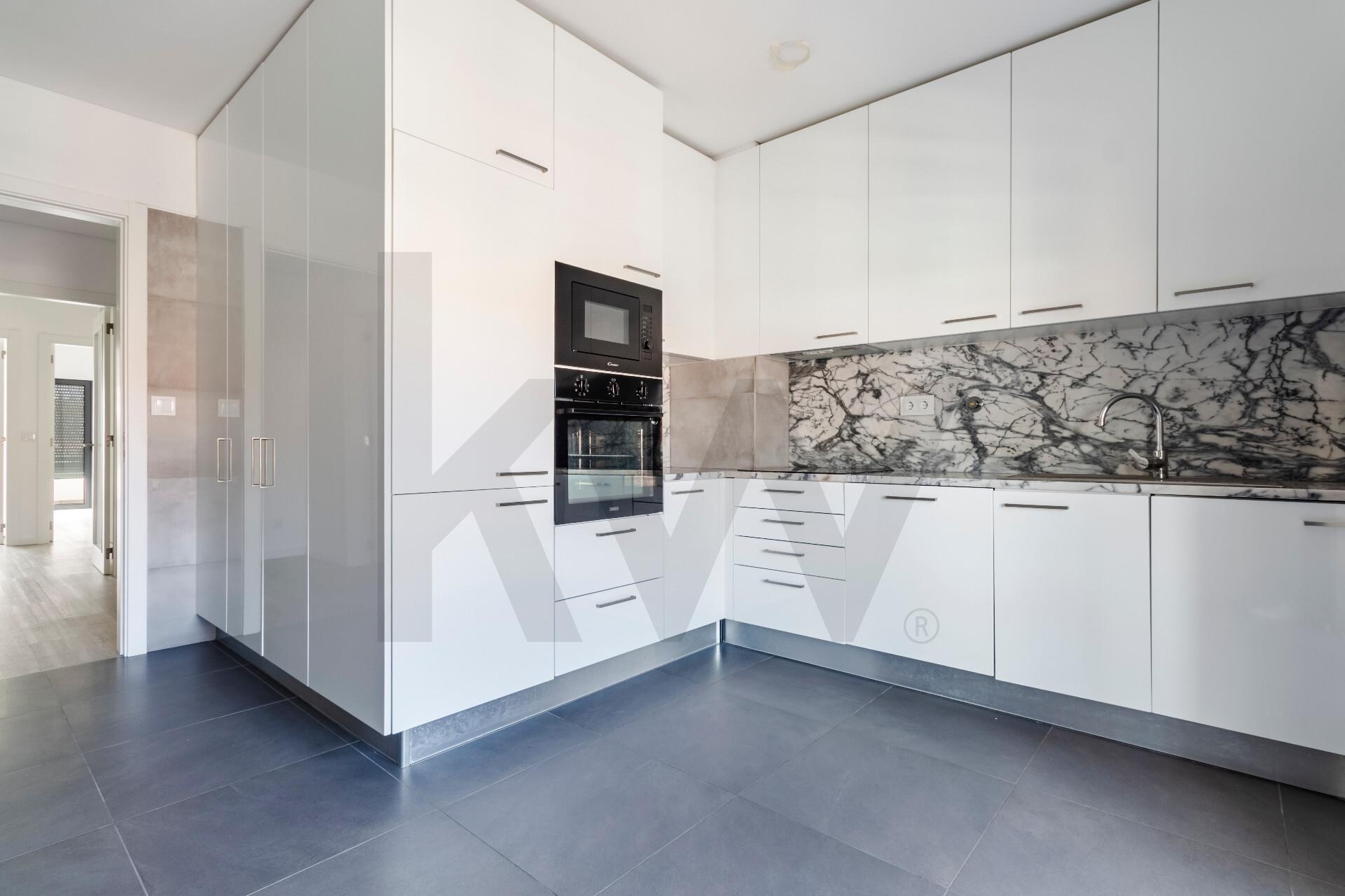 Apartamento de 3 Dormitorios en Venta en Amadora - Lisboa - Portugal - 4