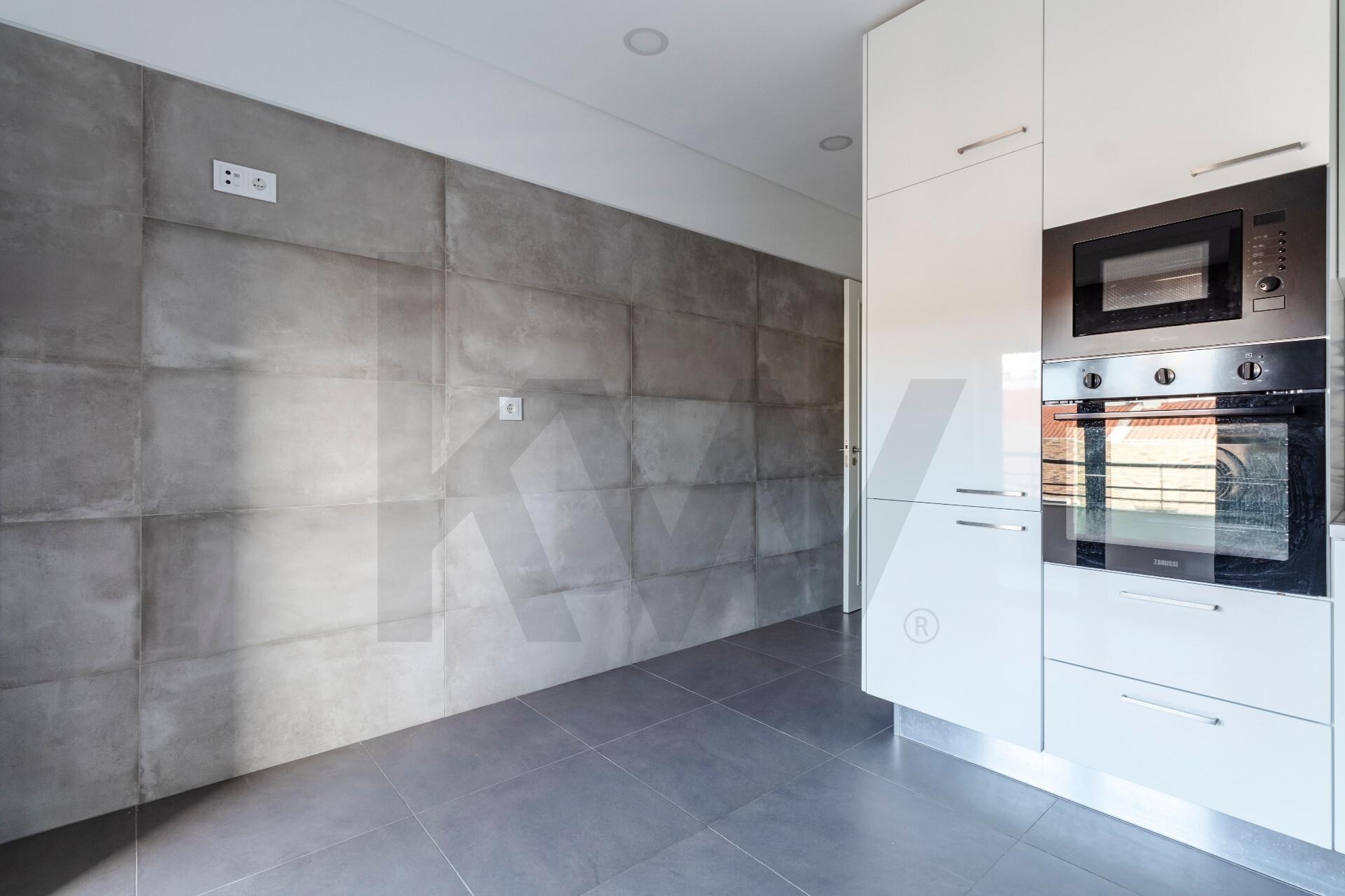 Apartamento de 3 Dormitorios en Venta en Amadora - Lisboa - Portugal - 5