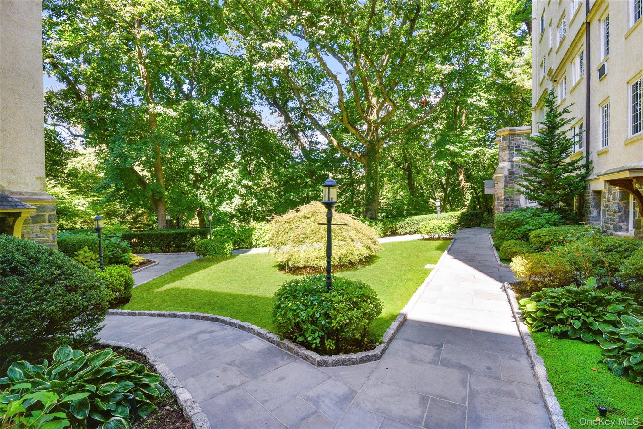 Apartamento com 3 Quartos à Venda em Bronxville - Nova Iorque - EUA - 2