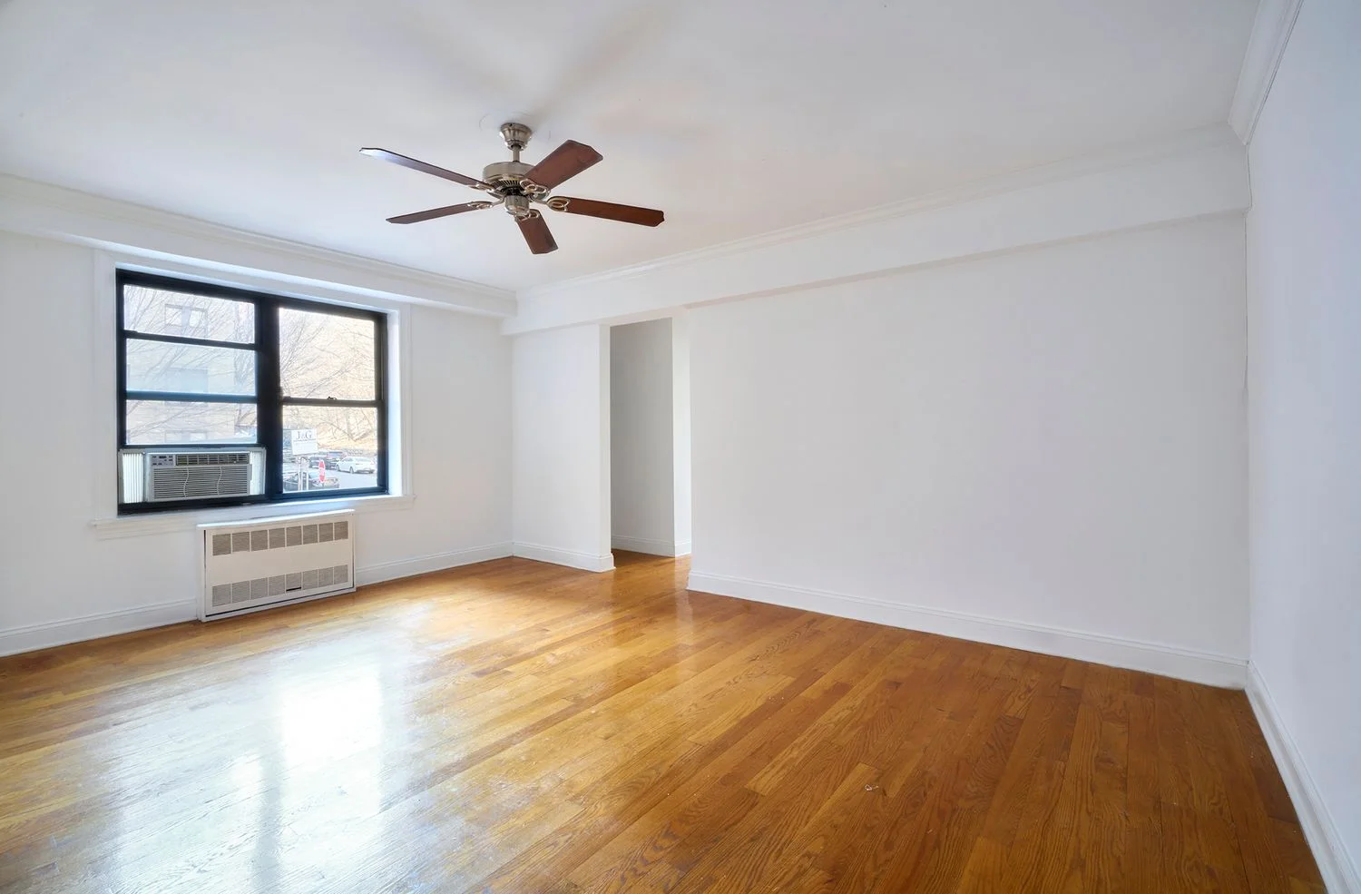 Apartamento de 1 Dormitorio en Venta en 245 Bennett Avenue – Manhattan, Nueva York – NY - 2