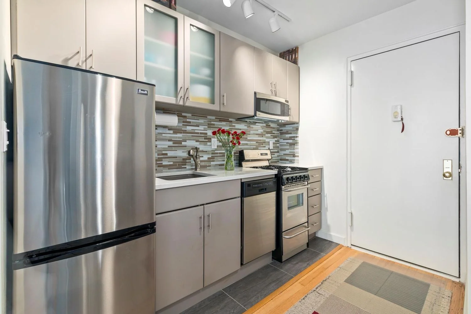 Apartamento de 1 Dormitório à Venda em Manhattan – 225 East 76th Street – New York – NY - 1