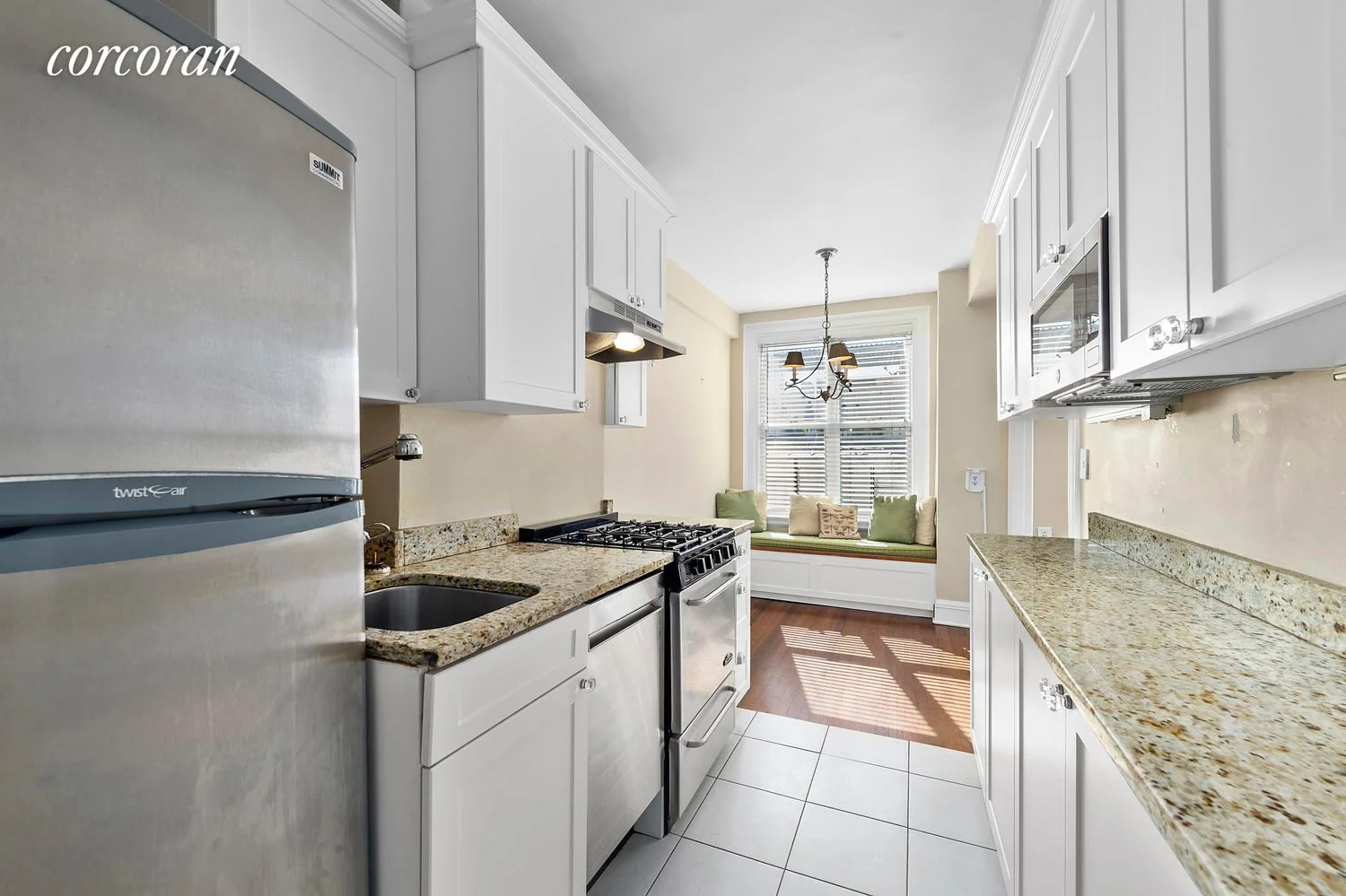 Apartamento de 1 Dormitorio en Venta en Manhattan – New York, NY - 2