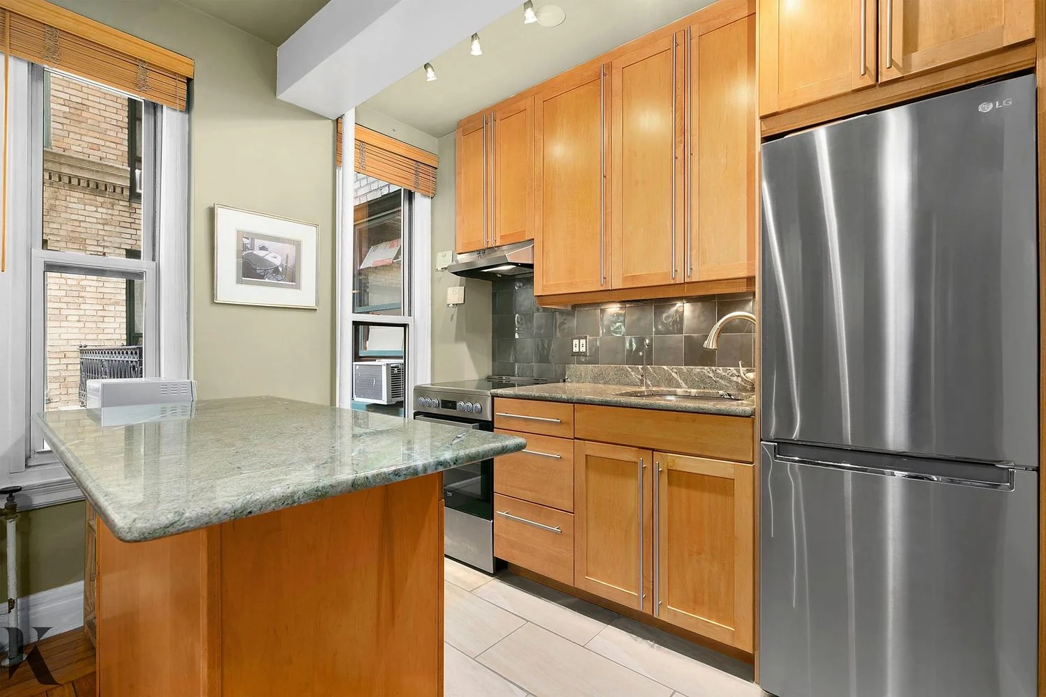 Apartamento de 1 Dormitorio en Venta en Manhattan – New York, NY - 3