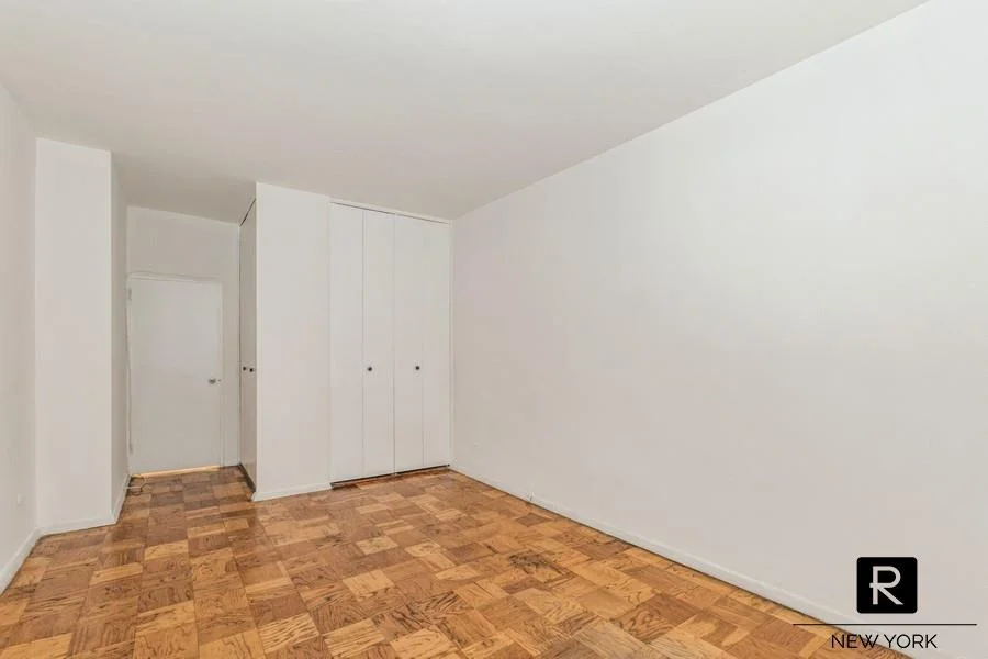 Apartamento de 1 Dormitorio en Venta en Manhattan – New York, NY - 6