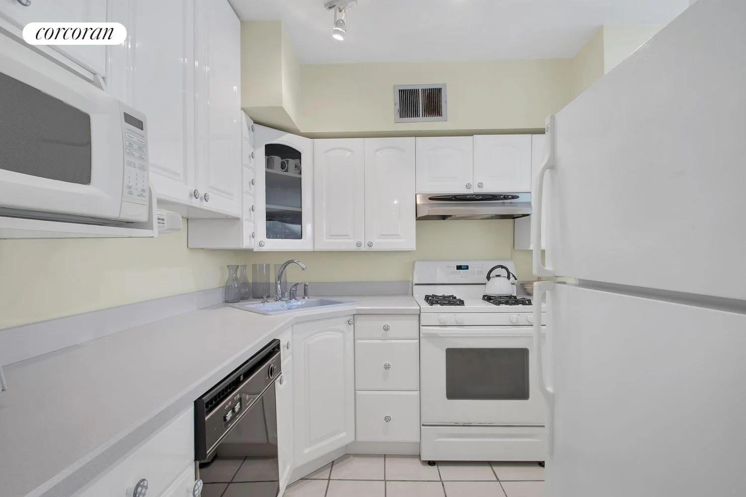 Apartamento de 1 Dormitório à Venda em Manhattan – New York, NY - 4