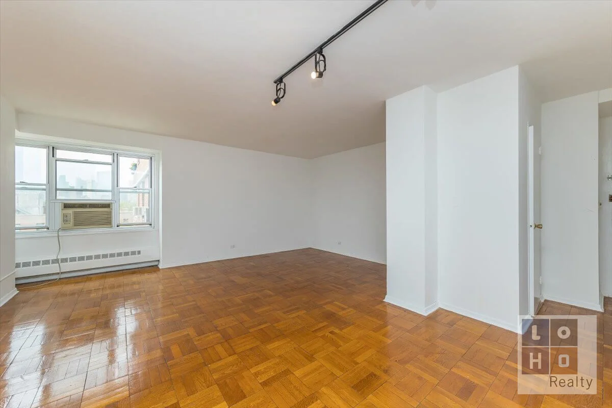 Apartamento de 1 Dormitorio en Venta en Manhattan – New York, NY - 1