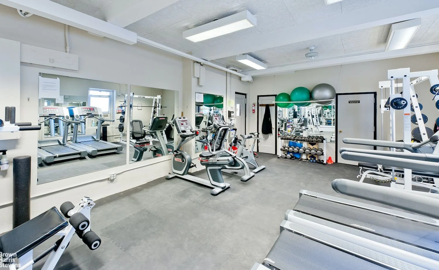 Apartamento de 1 Dormitorio en Venta en Manhattan – New York, NY - 3