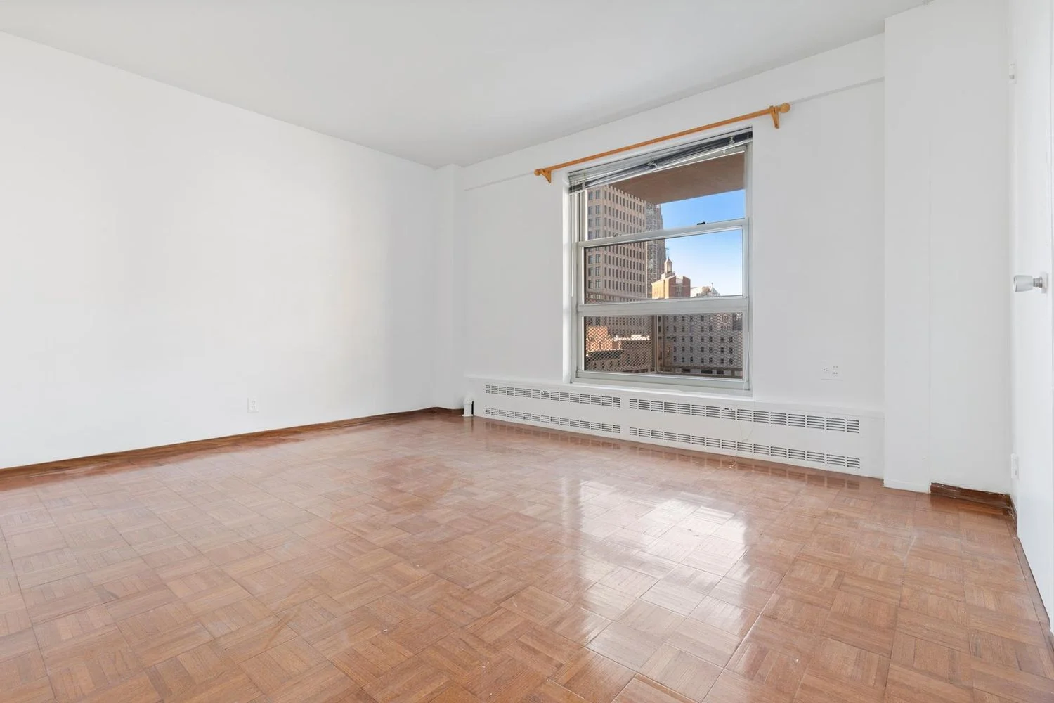 Apartamento de 1 Dormitorio en Venta en Manhattan – New York, NY - 3