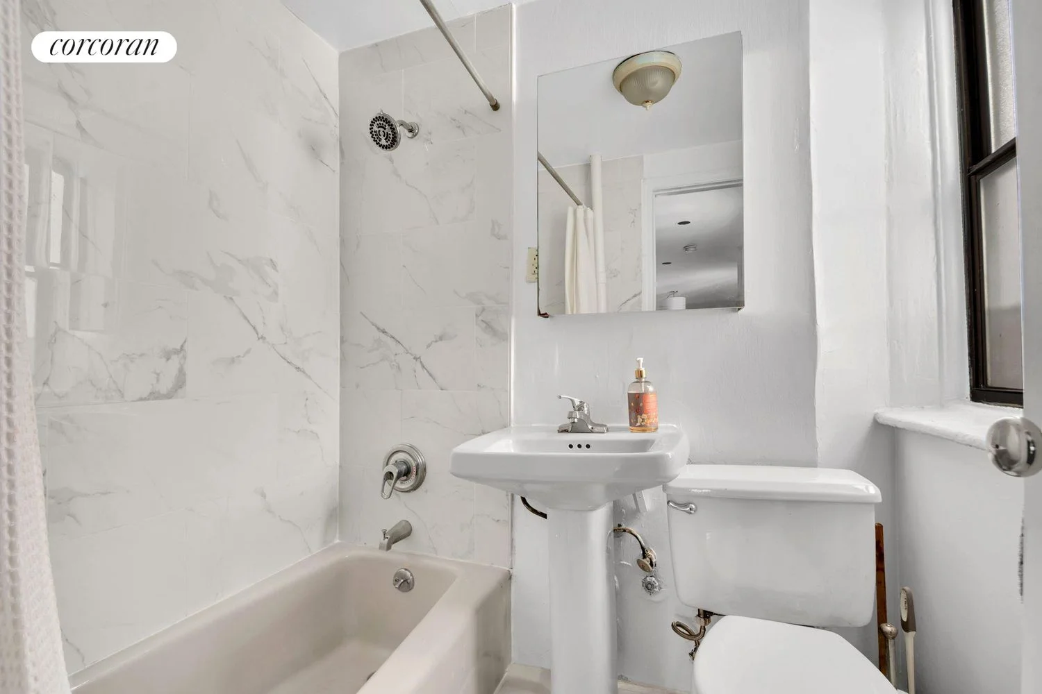 Apartamento de 1 Dormitorio en Venta en 218 East 82nd Street – Manhattan – New York – NY - 4