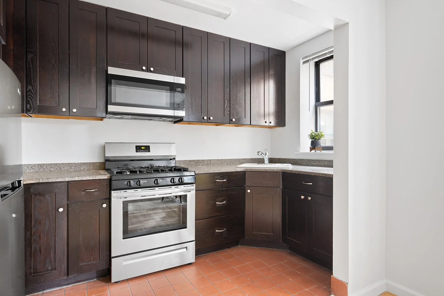 Apartamento de 1 Quarto à Venda em 571-579 Academy Street – Manhattan, Nova Iorque - 2