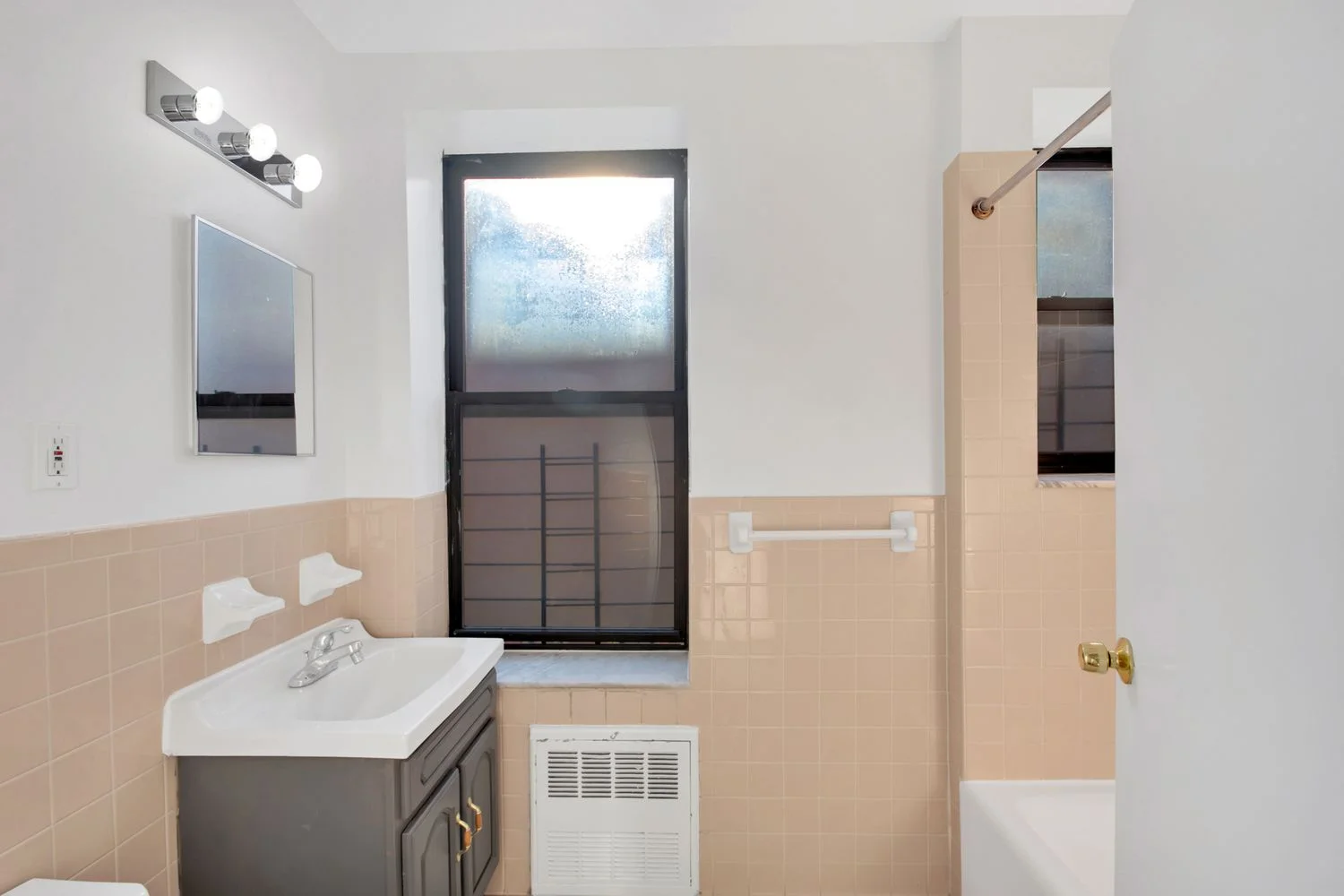 Appartement de 2 Chambres à Vendre au 469 West 166th Street – Manhattan, New York – NY - 1