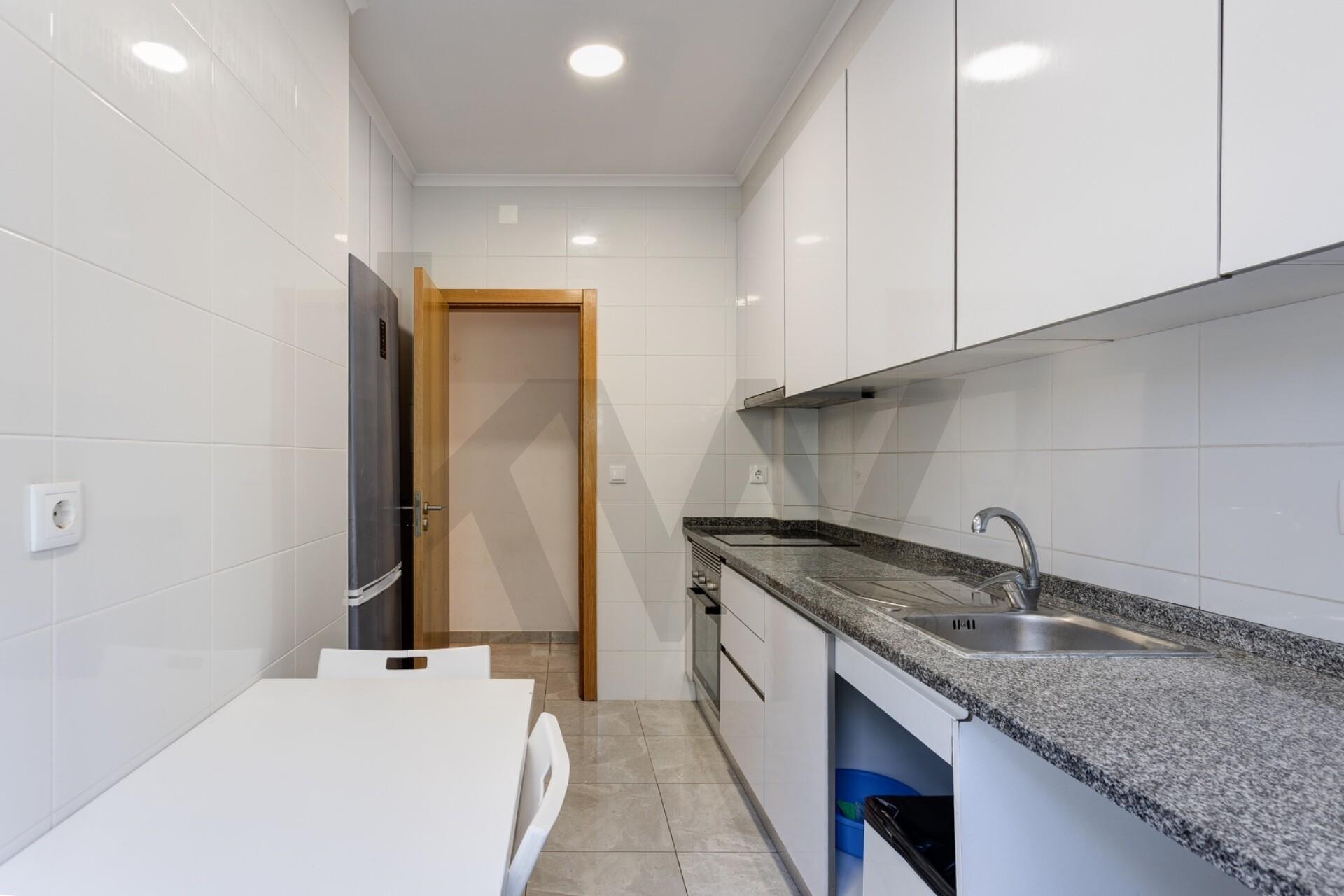 Apartamento T1 à Venda em Camarate - Lisboa - Portugal - 2