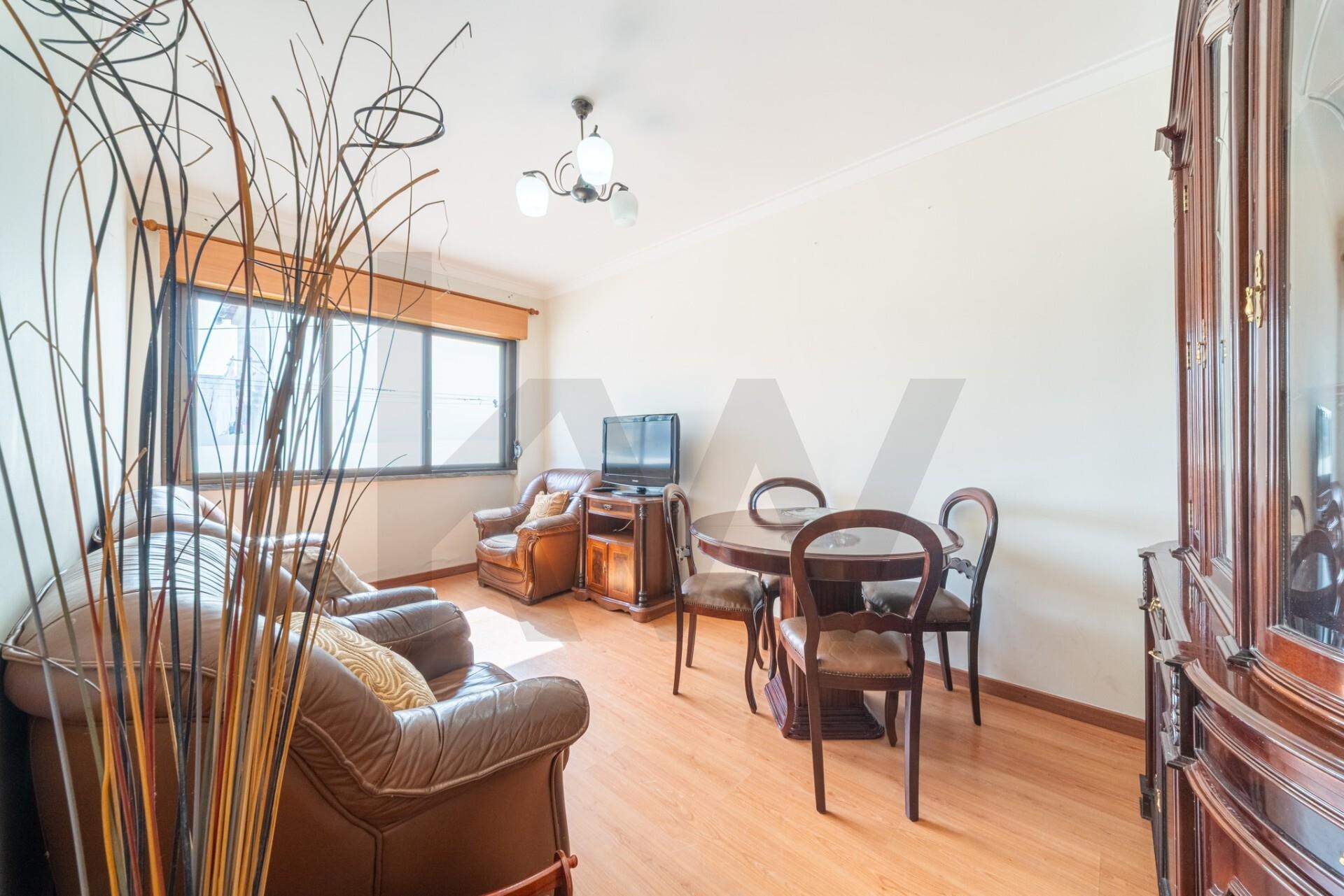 Apartamento T2 à Venda em Agualva-cacém - Lisboa - Portugal - 1