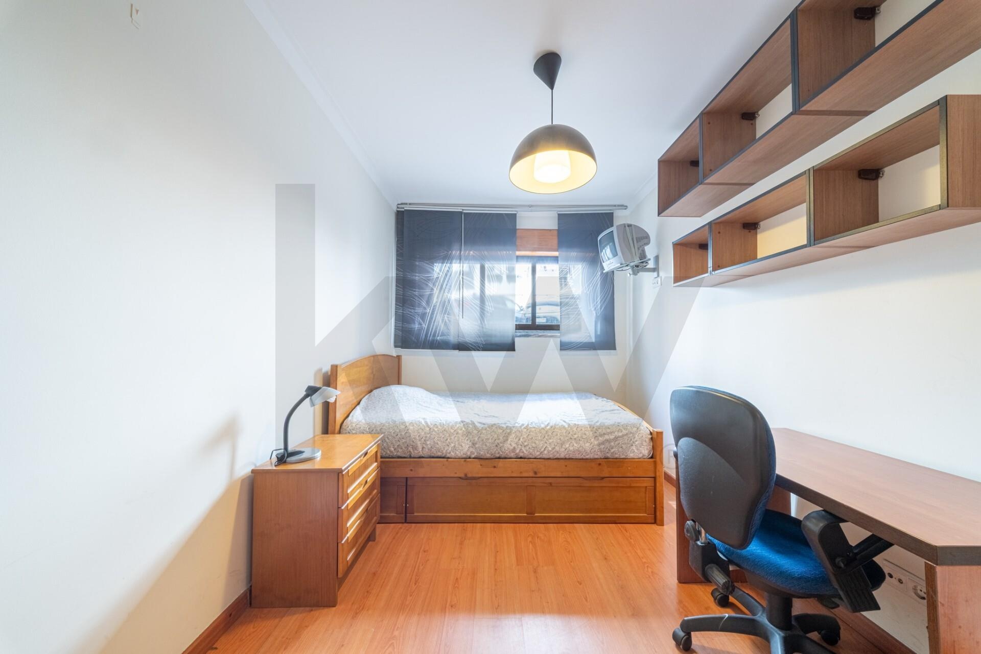 Apartamento T2 à Venda em Agualva-cacém - Lisboa - Portugal - 6