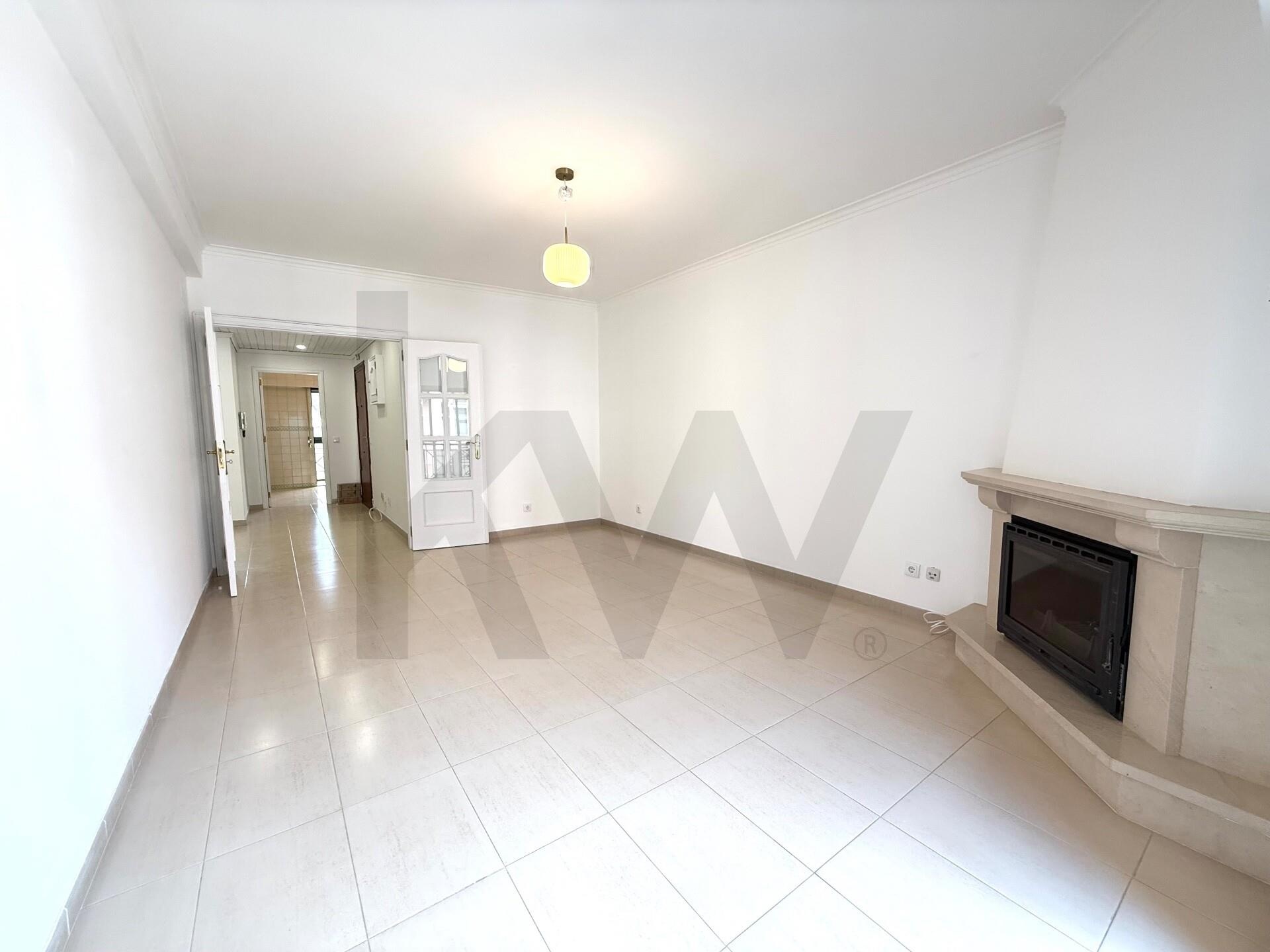 Apartamento T2 à Venda em Alcabideche - Lisboa - Portugal - 2