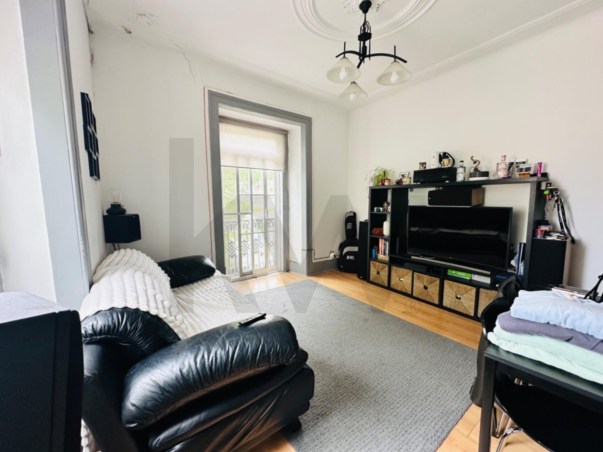 Apartamento T2 à Venda em Almada - Setúbal - Portugal - 4