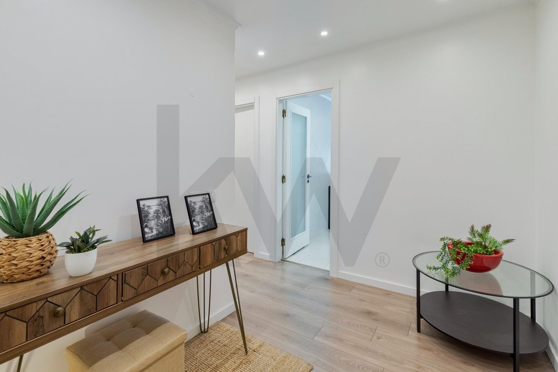 Apartamento T2 à Venda em Almada - Setúbal - Portugal - 3