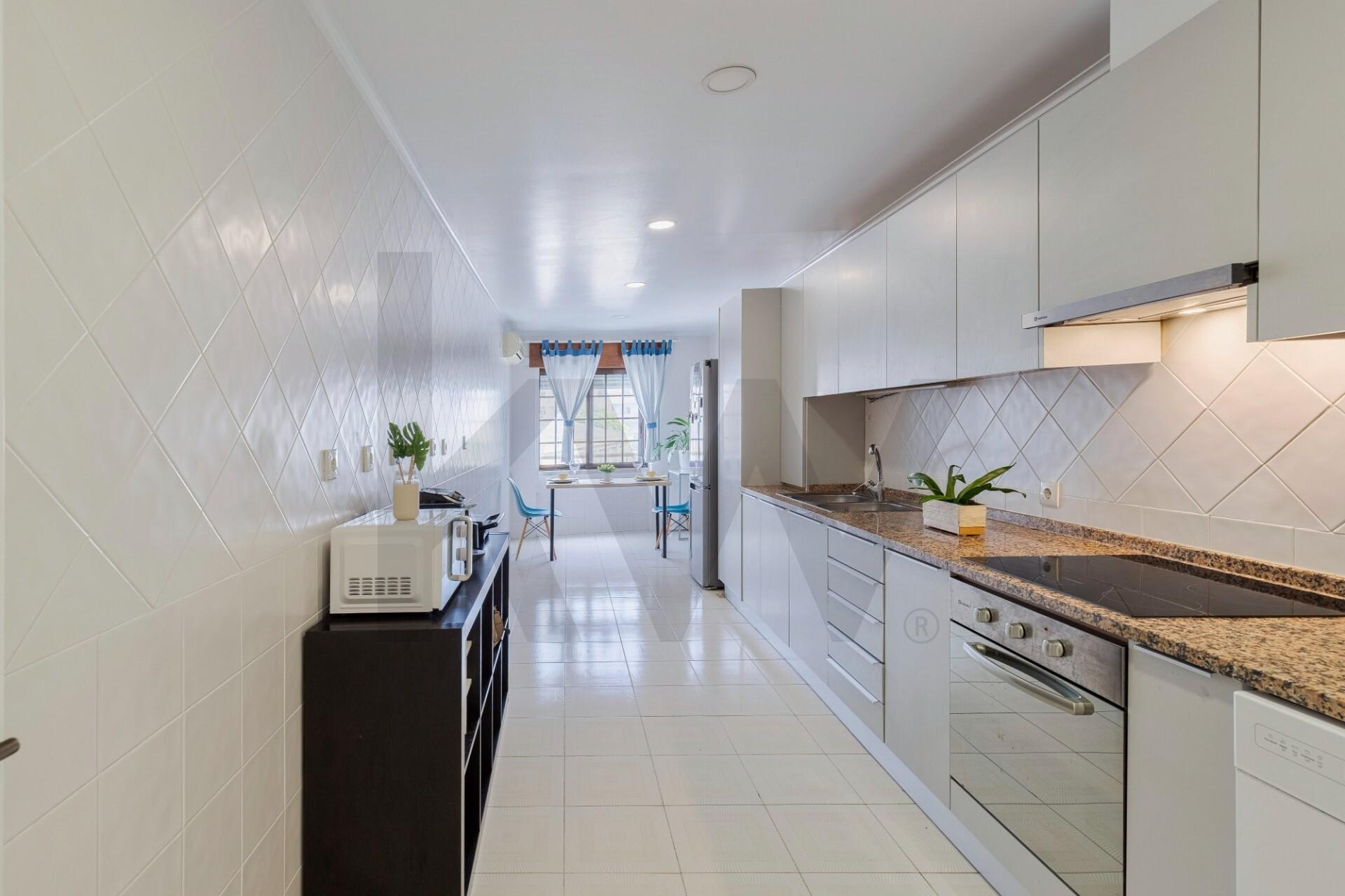 Apartamento T2 à Venda em Almada - Setúbal - Portugal - 5