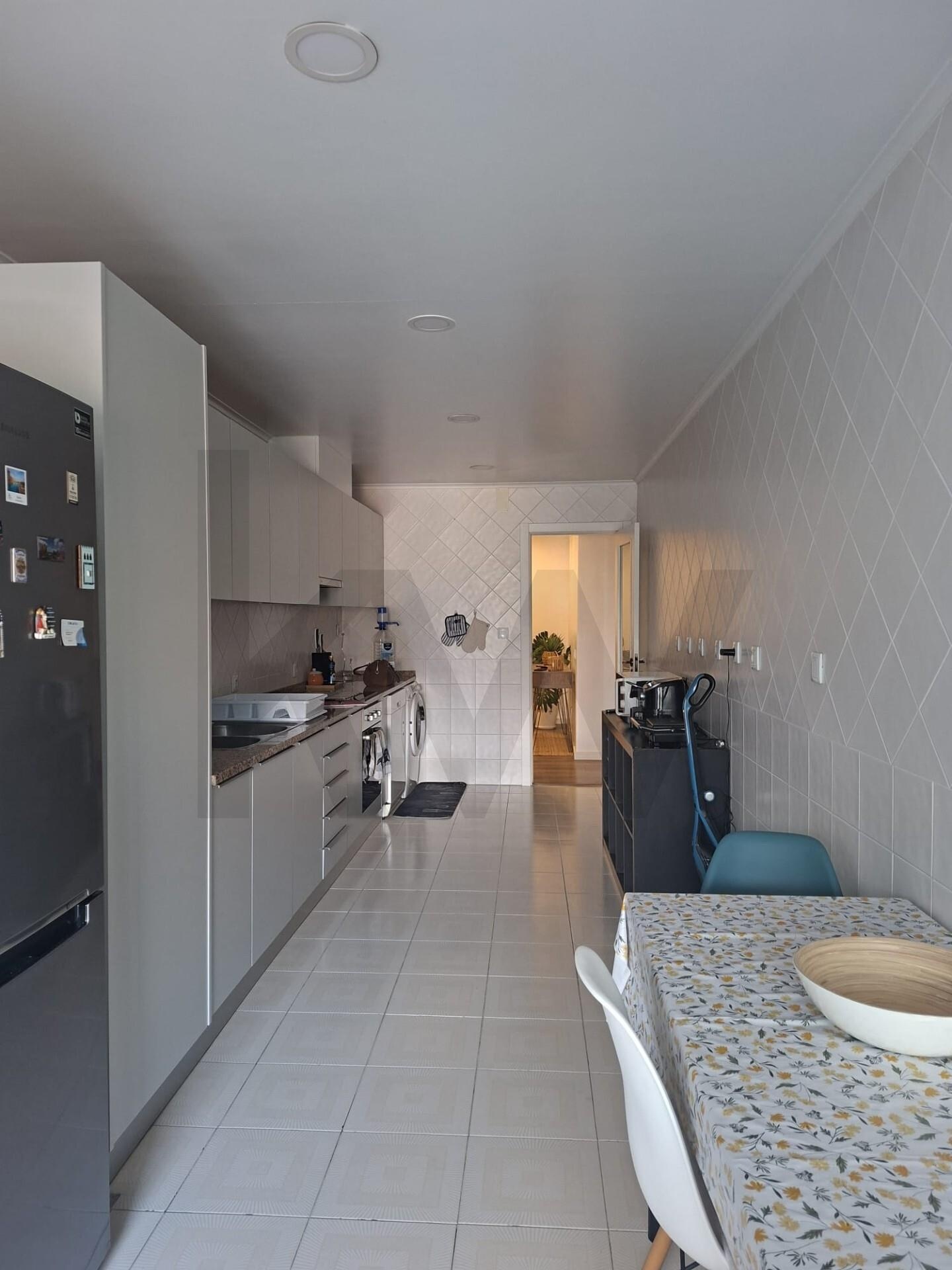 Apartamento T2 à Venda em Almada - Setúbal - Portugal - 8