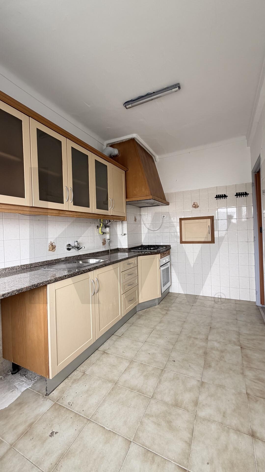 Apartamento T2 à Venda em Amadora - Lisboa - Portugal - 8