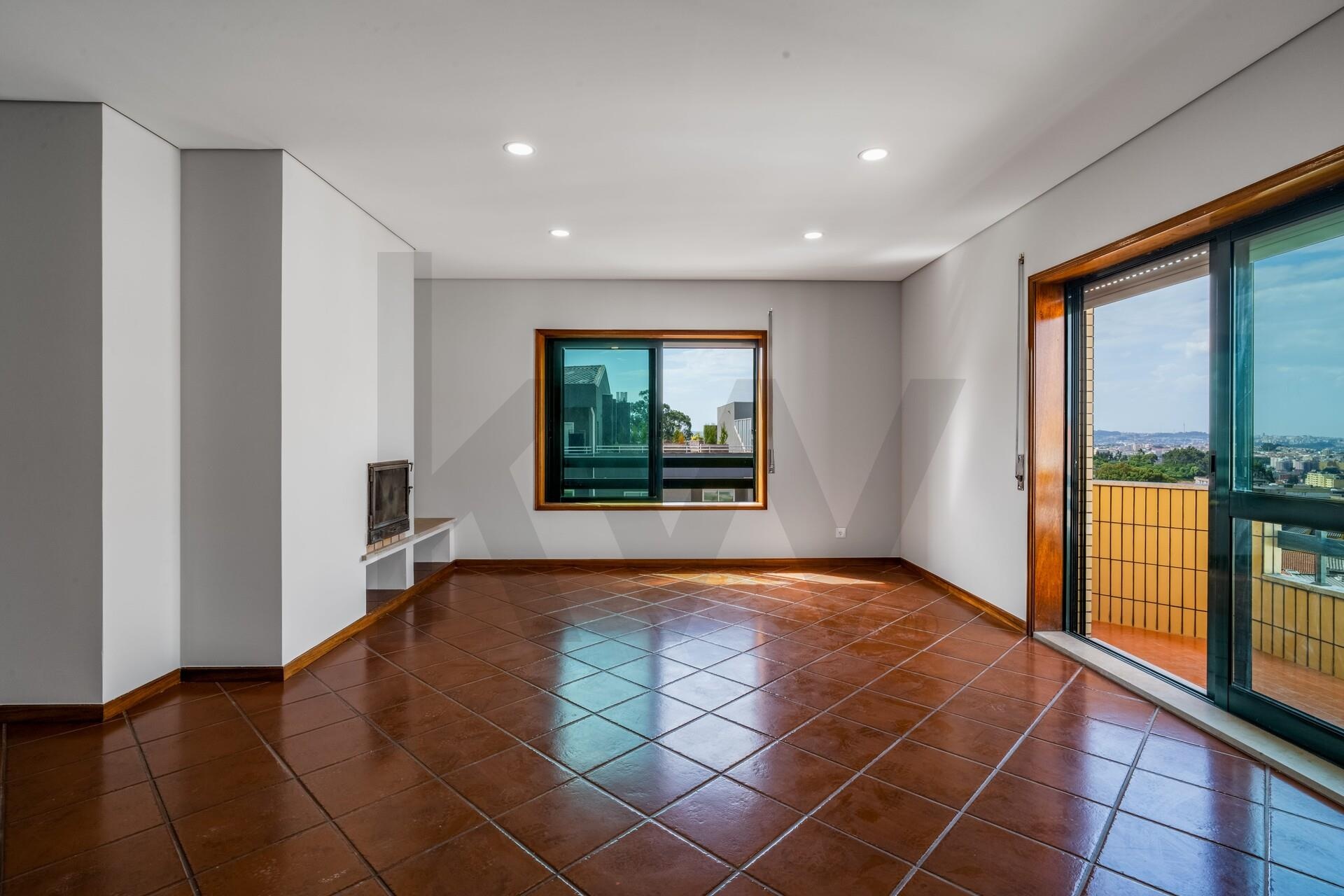 Apartamento T2 à Venda em Baguim Do Monte - Porto - Portugal - 1