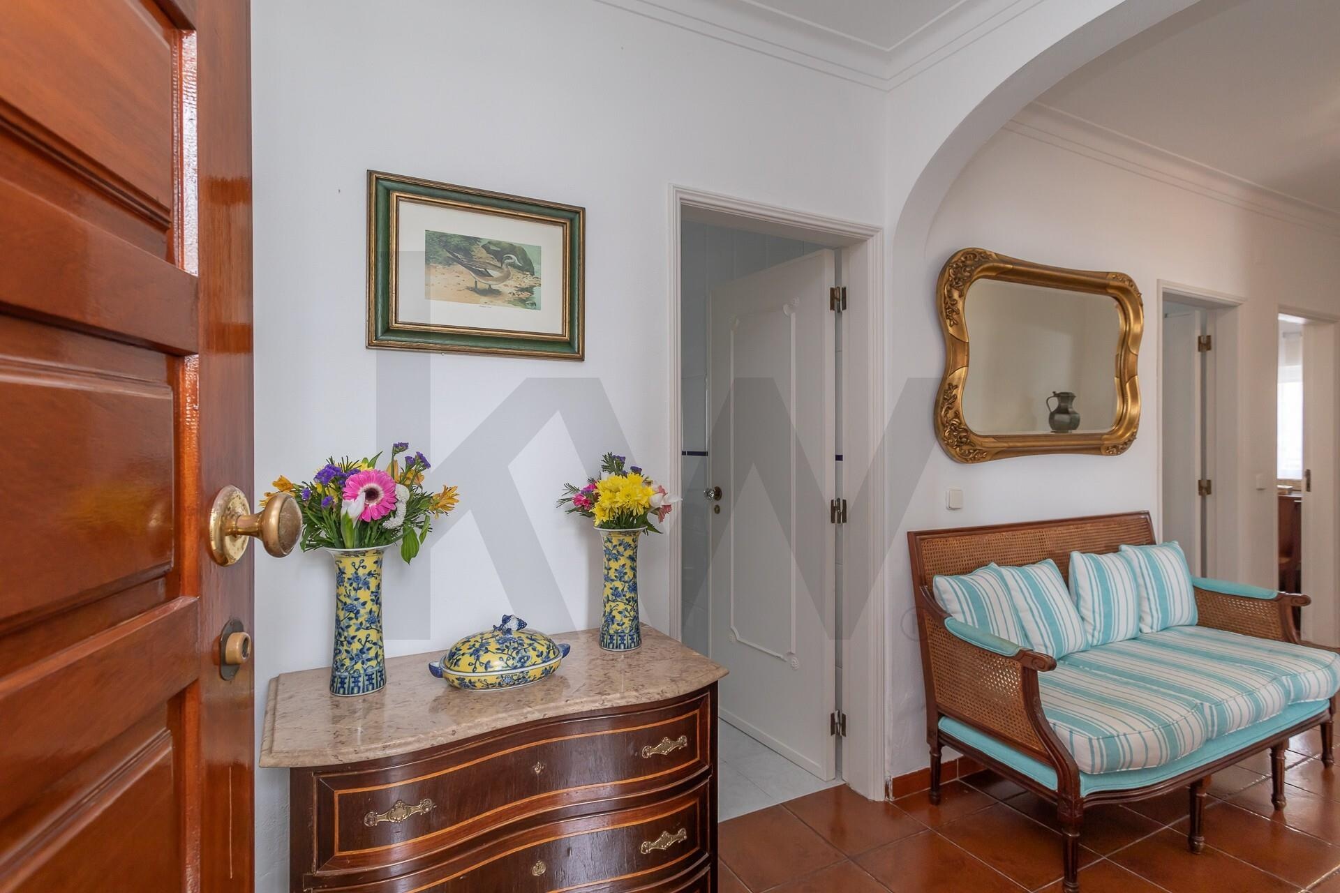 Apartamento T2 à Venda em Carcavelos - Lisboa - Portugal - 2