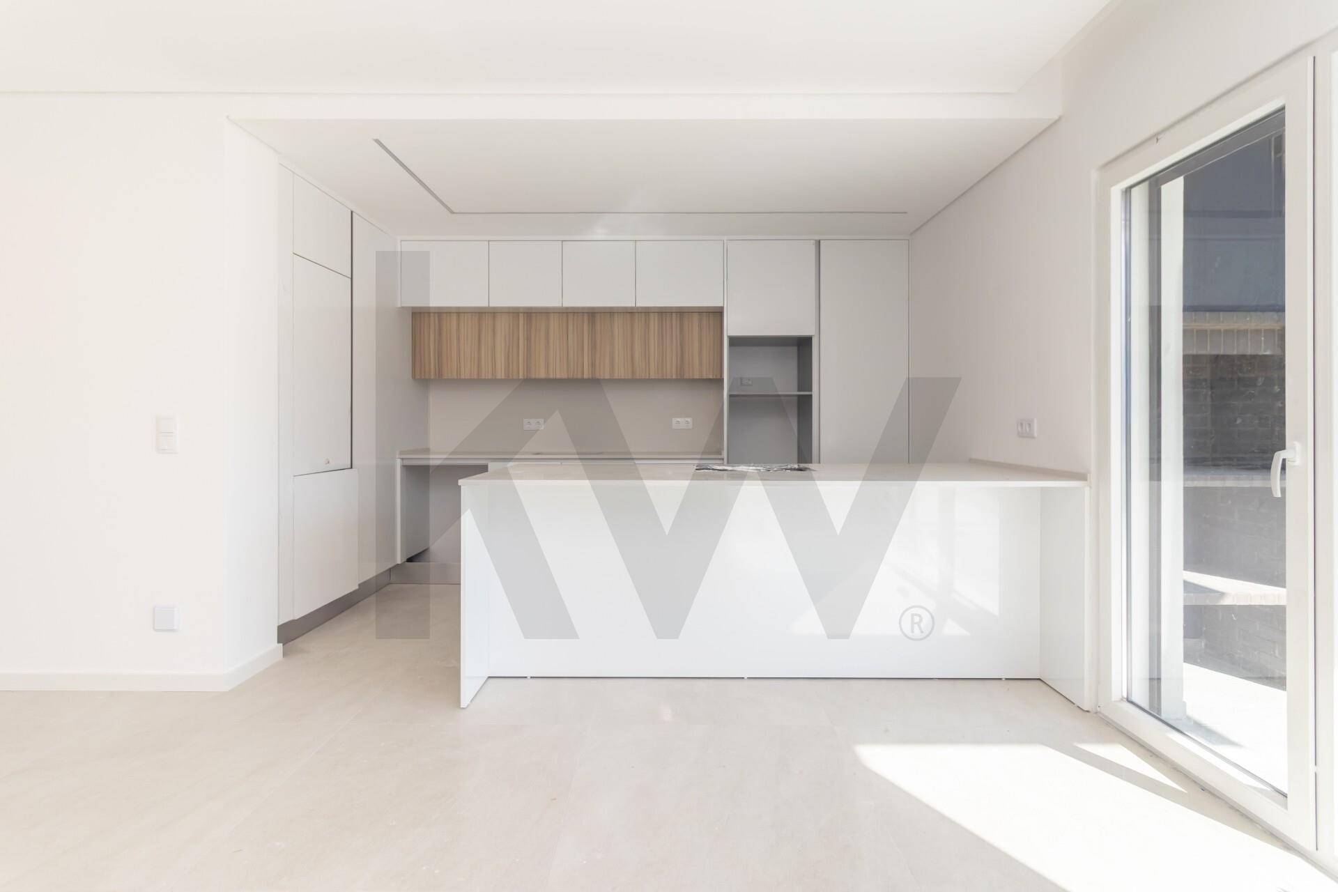 Apartamento T2 à Venda em Charneca Da Caparica - Setúbal - Portugal - 3