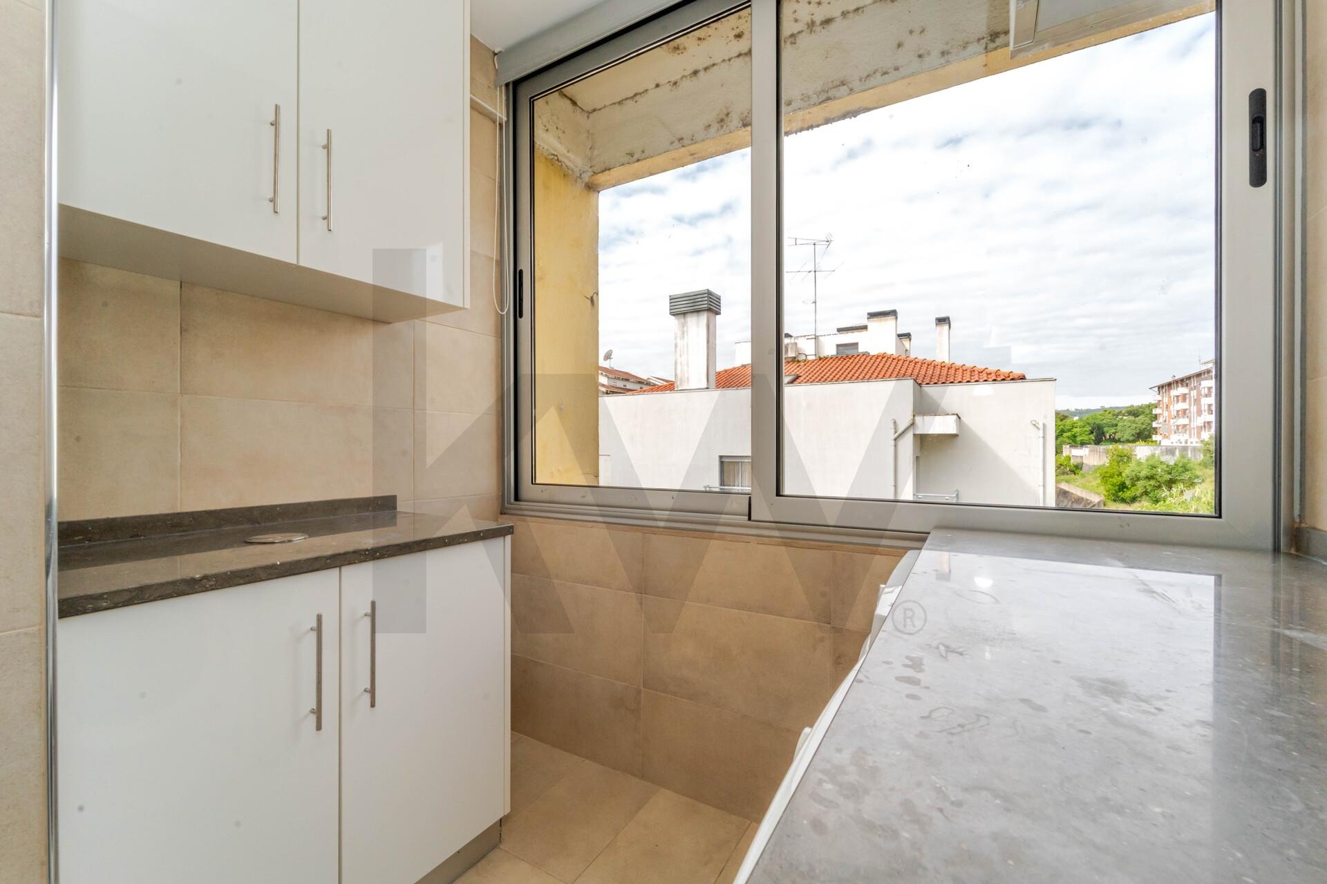 Apartamento T2 à Venda em Coimbra - Portugal - 4