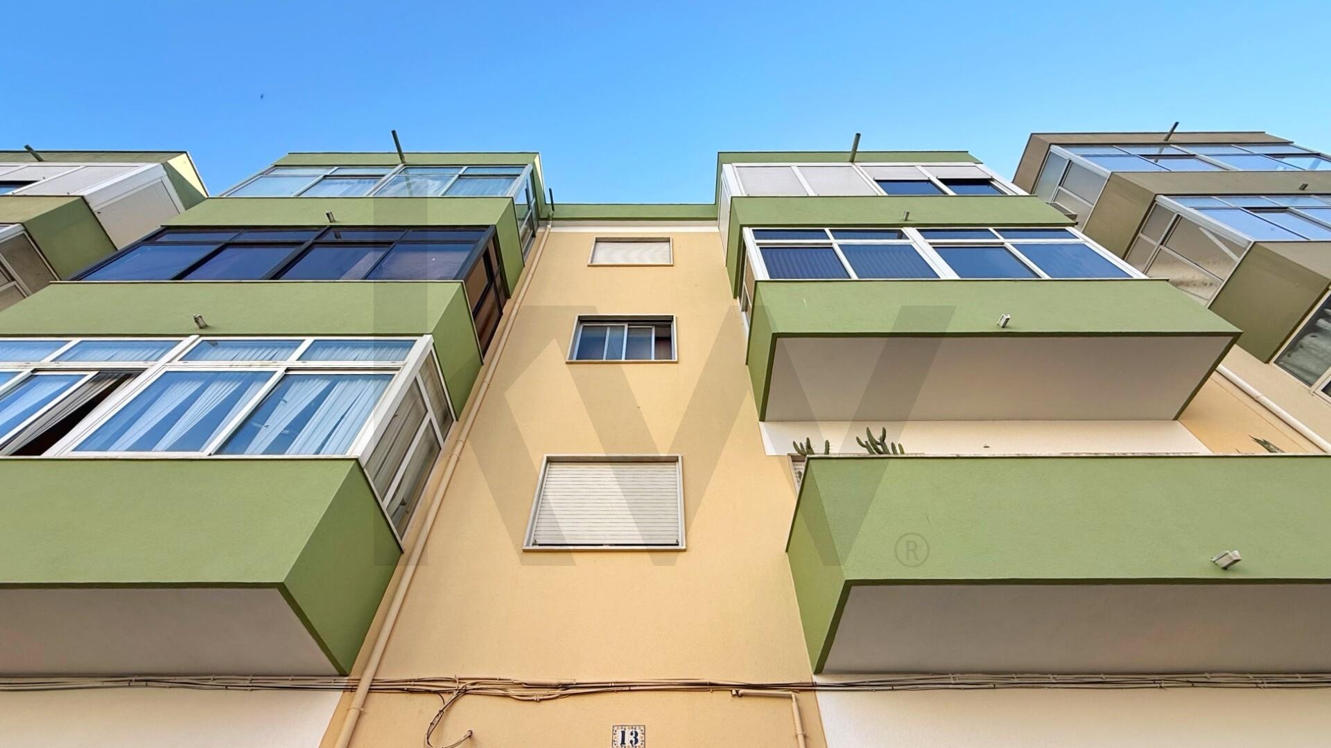 Apartamento T2 à Venda em Corroios - Setúbal - Portugal - 1