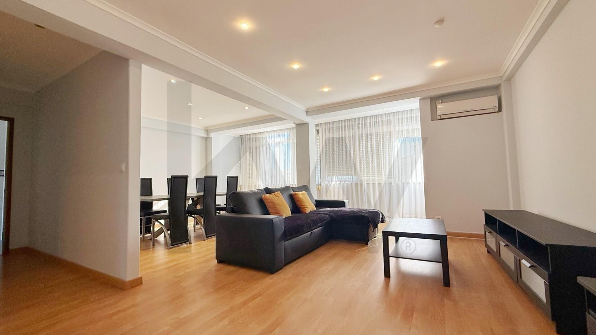 Apartamento T2 à Venda em Corroios - Setúbal - Portugal - 3