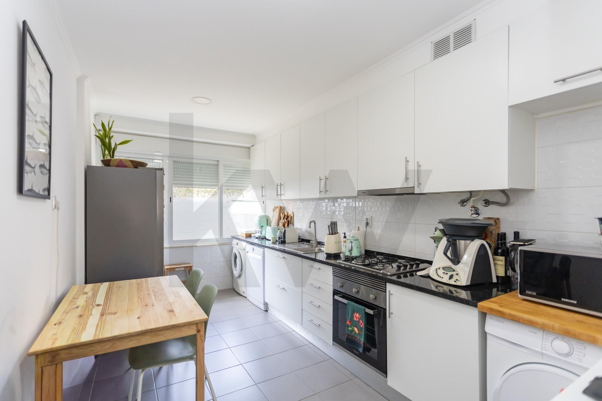 Apartamento T2 à Venda em Corroios - Setúbal - Portugal - 2