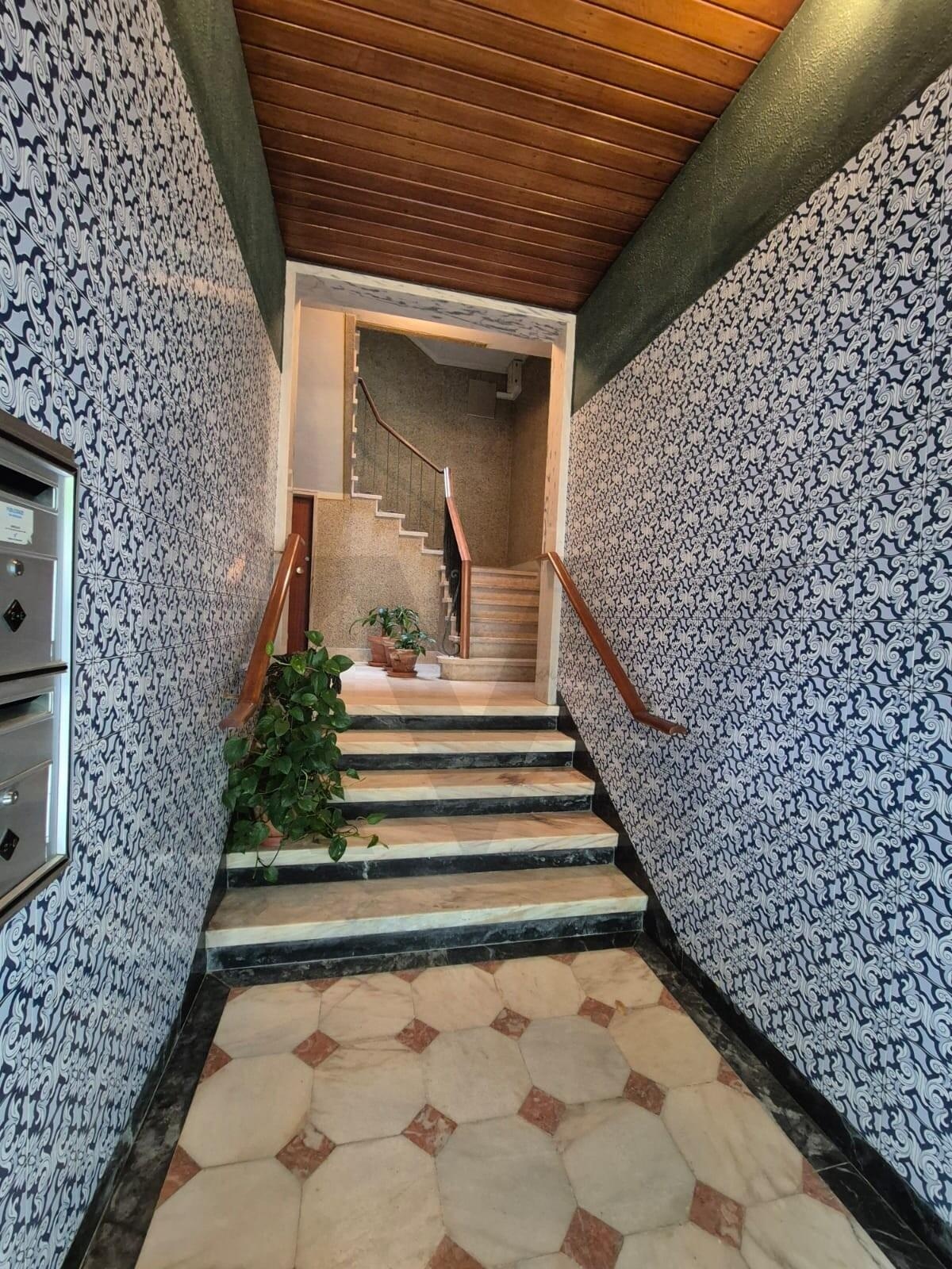 Apartamento T2 à Venda em Estoril - Lisboa - Portugal - 2