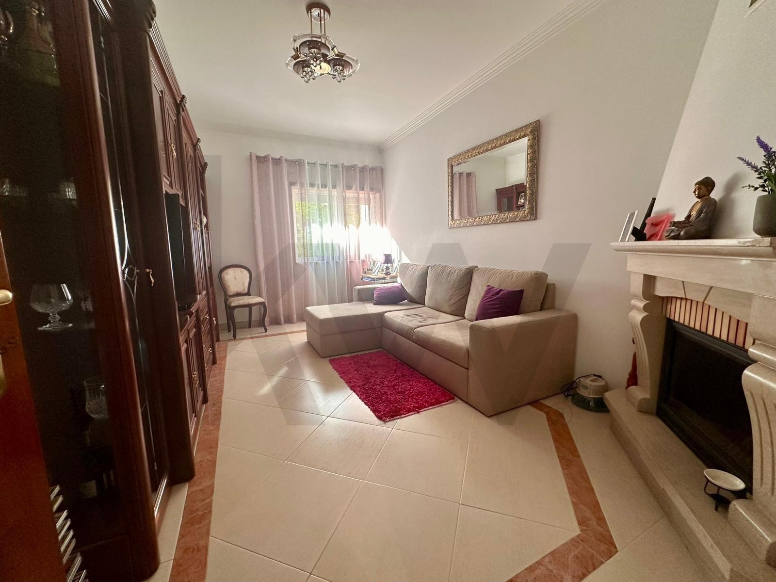 Apartamento T2 à Venda em Montijo - Setúbal - Portugal - 2