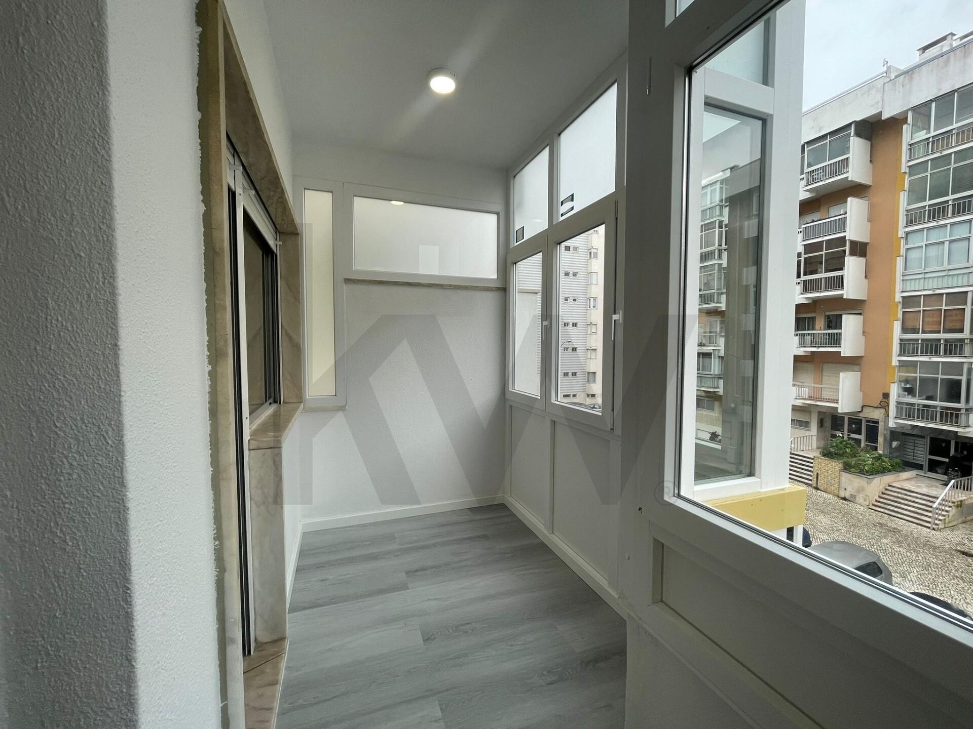 Apartamento T2 à Venda em Oeiras - Lisboa - Portugal - 7