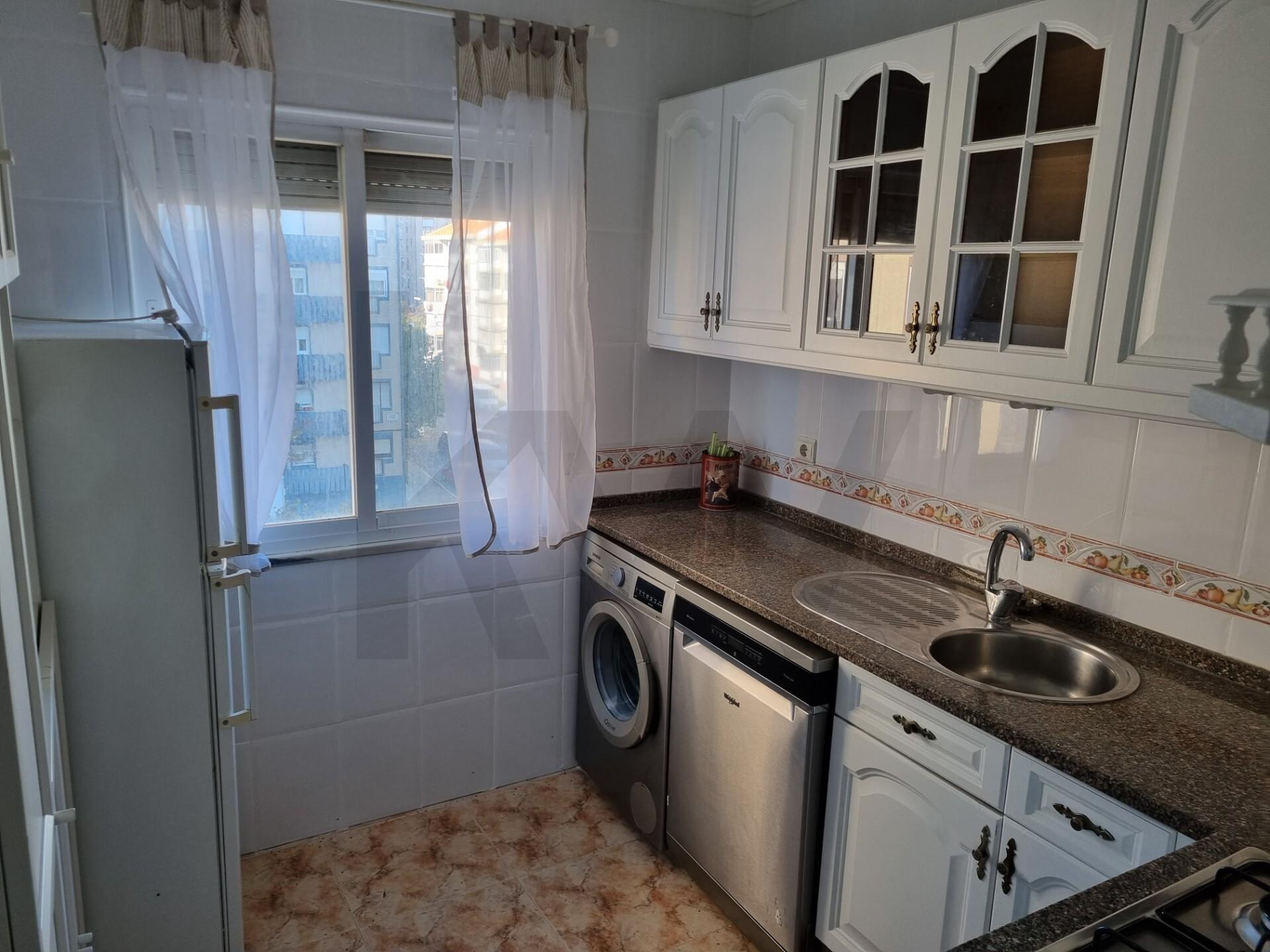 Apartamento T2 à Venda em Olivais - Lisboa - Portugal - 1
