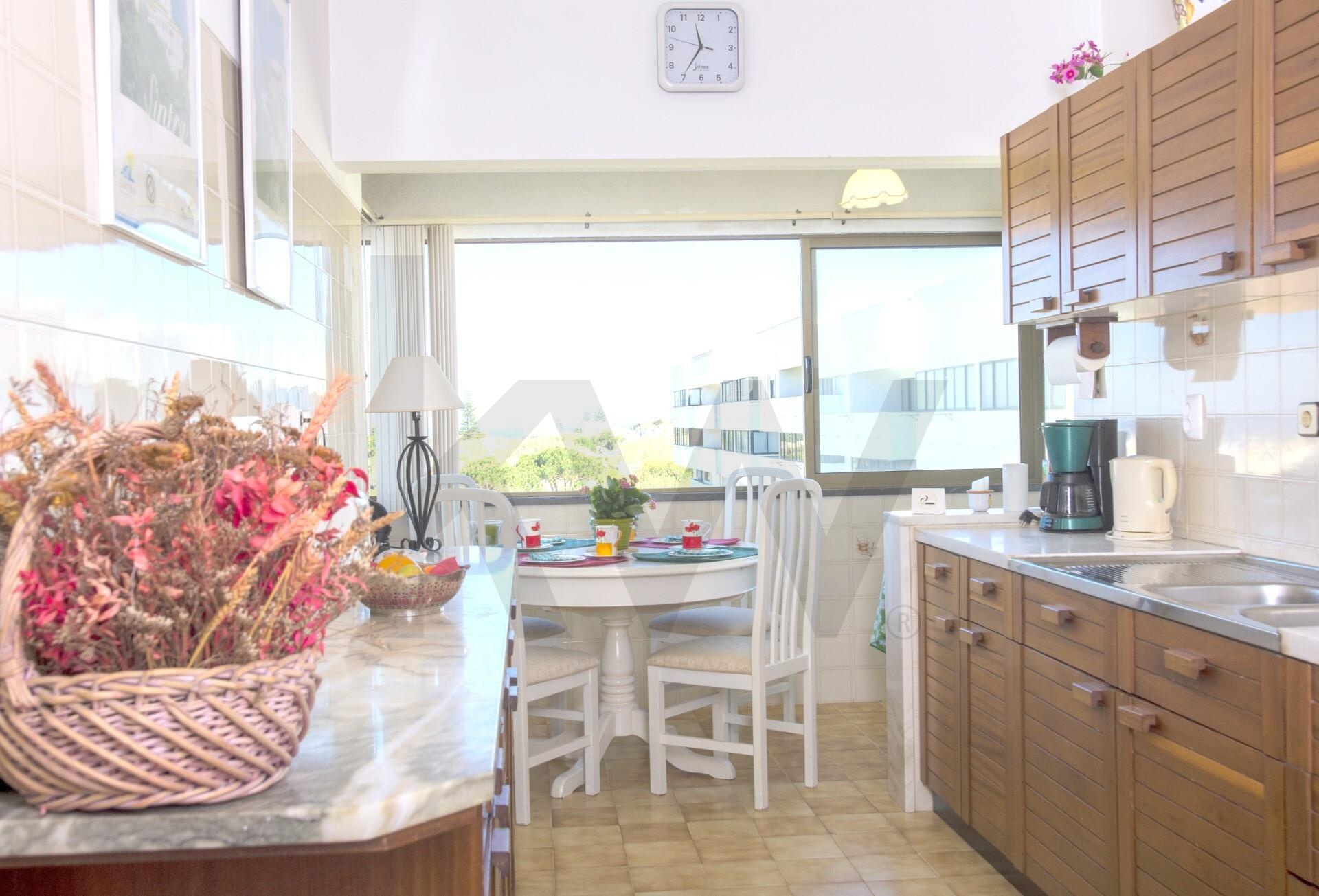 Apartamento T2 à Venda em Praia Das Maçãs - Lisboa - Portugal - 1