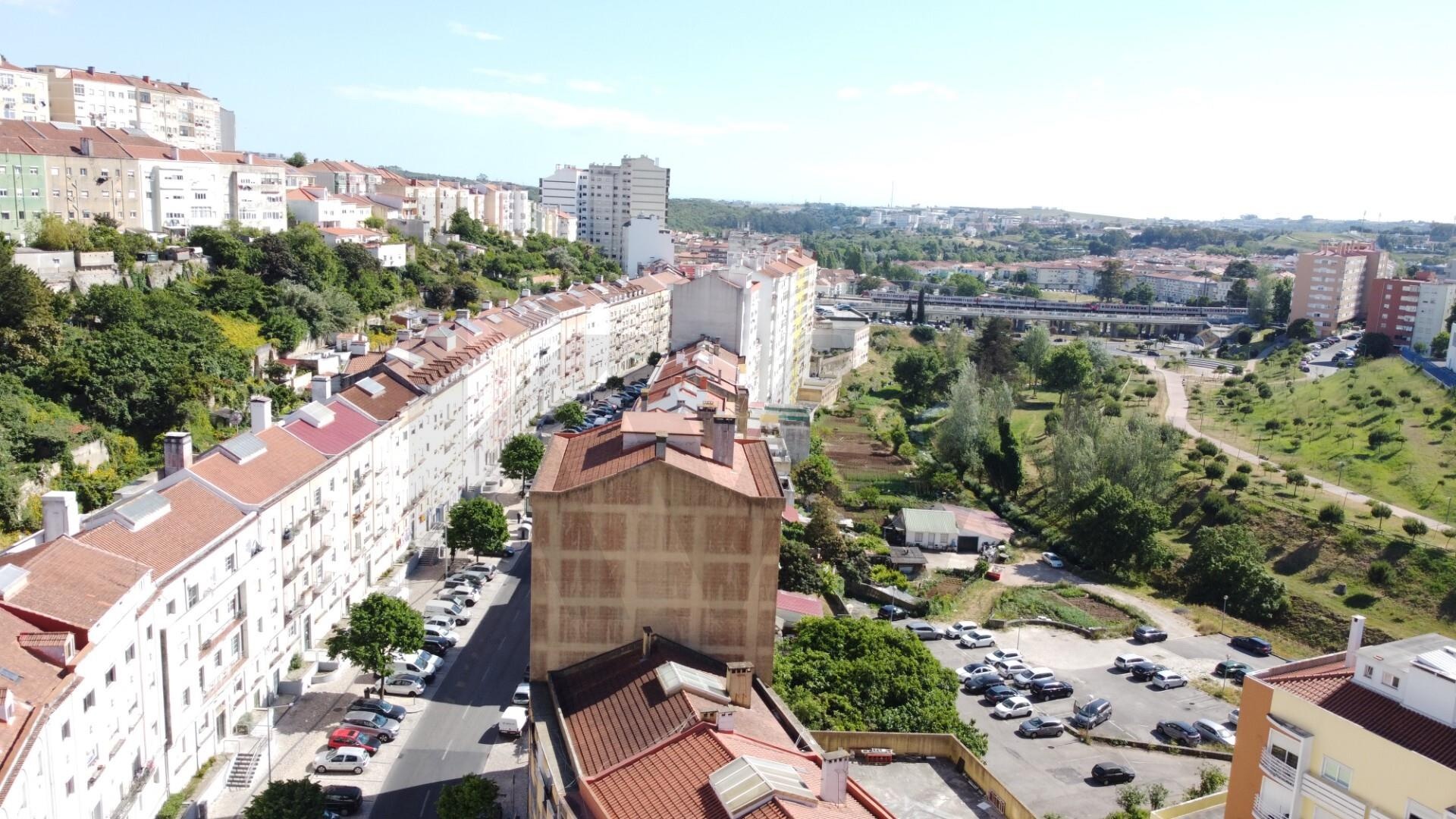 Apartamento T2 à Venda em Queluz - Lisboa - Portugal - 2