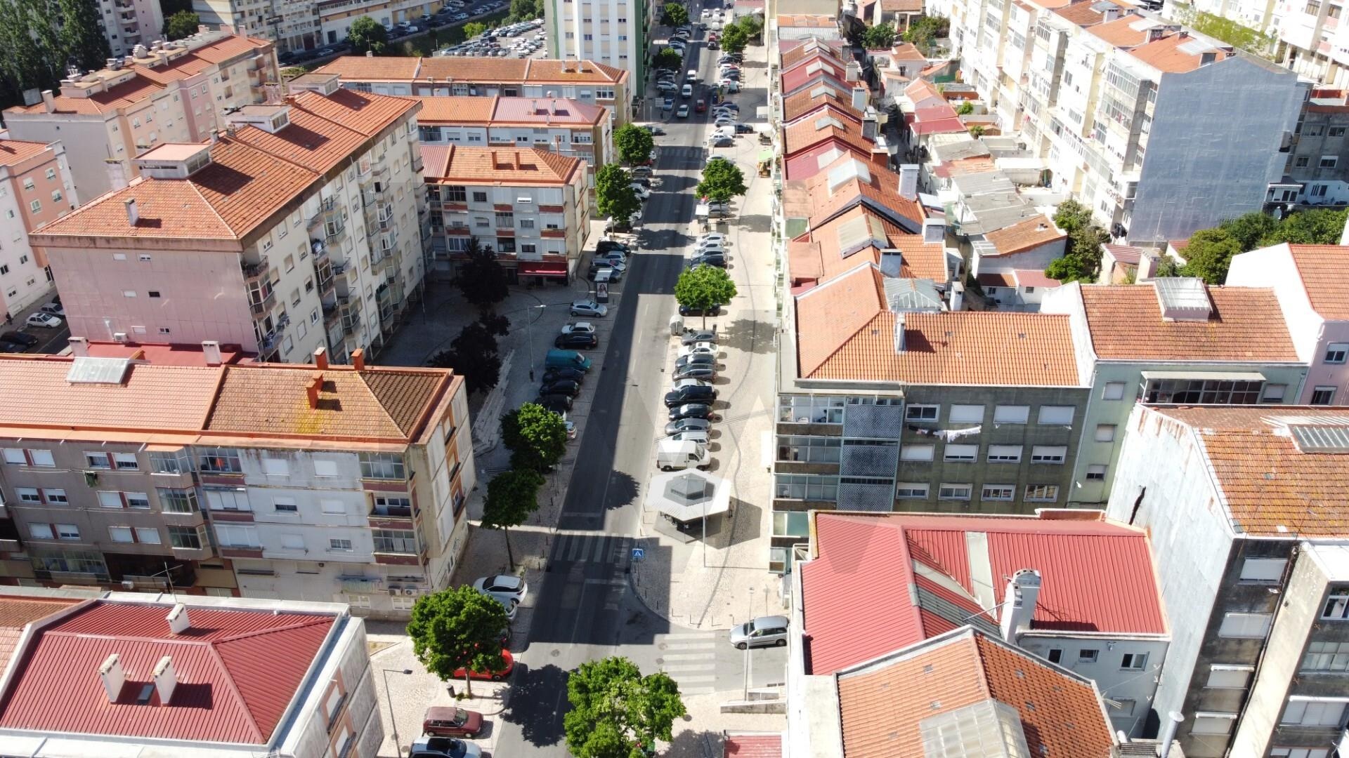 Apartamento T2 à Venda em Queluz - Lisboa - Portugal - 3