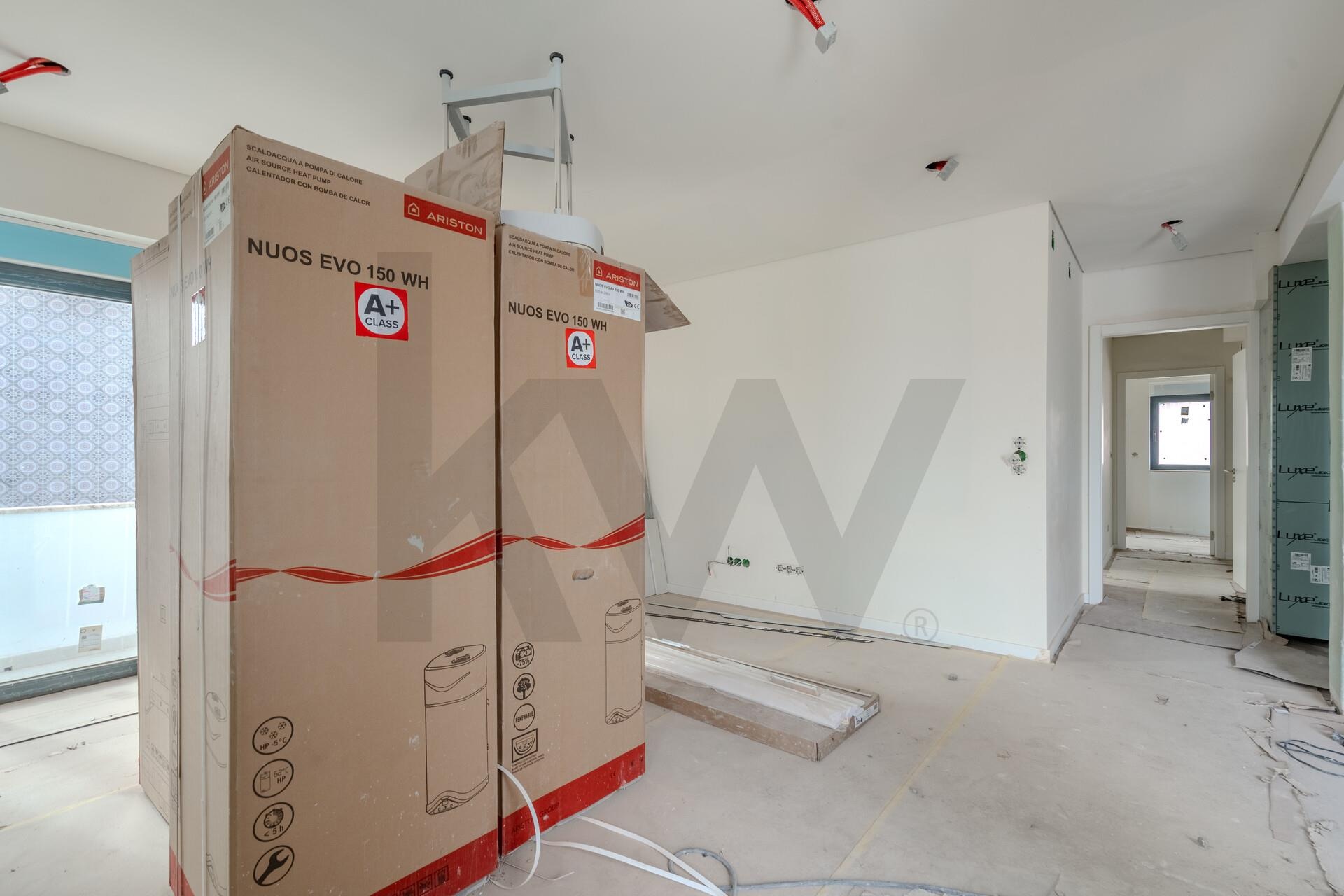 Apartamento T2 à Venda em Ramada - Lisboa - Portugal - 2